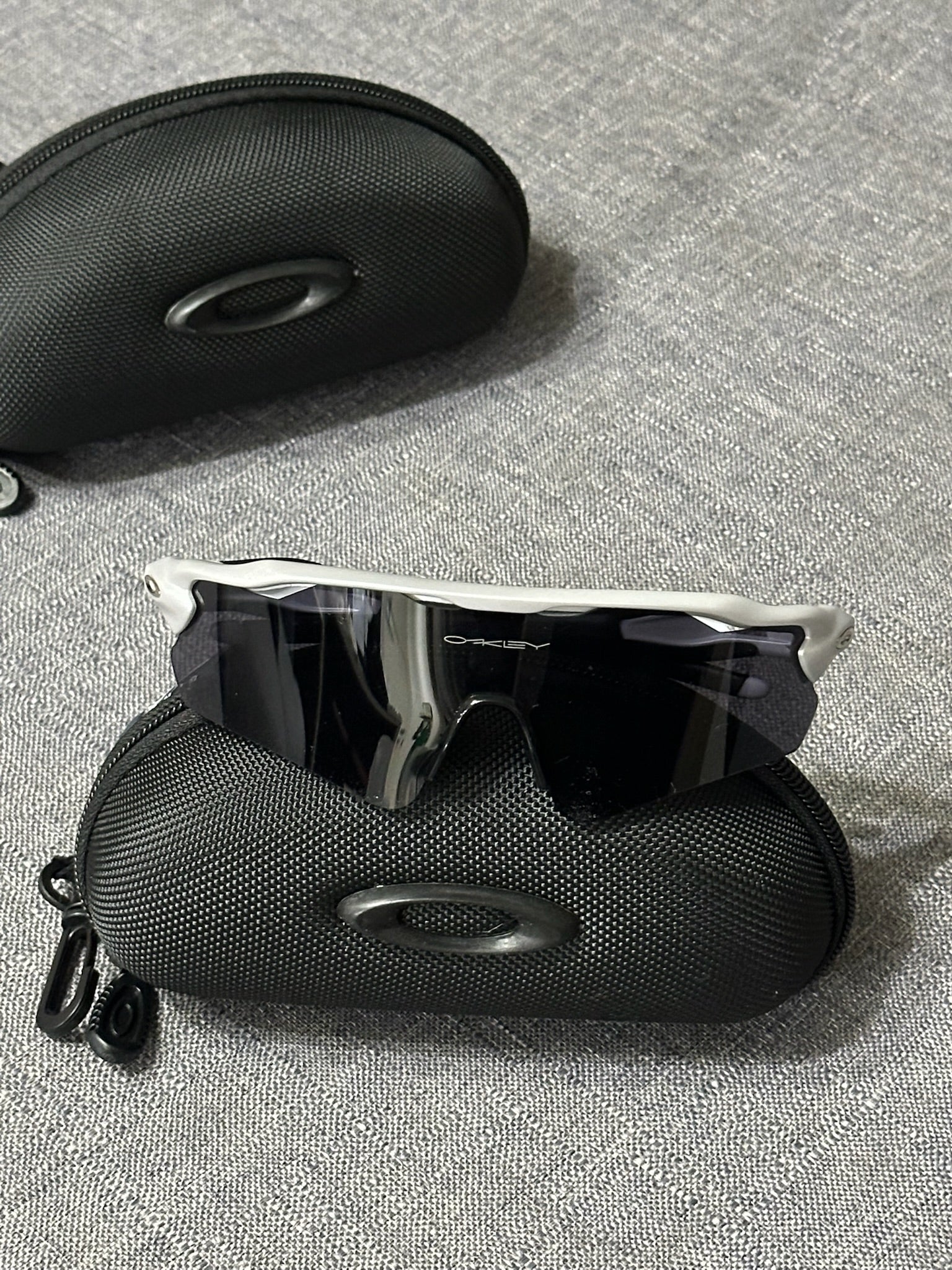 Oakley Performance Shield Sunglasses – Stealth Black Lens Sport Wraparound Frame