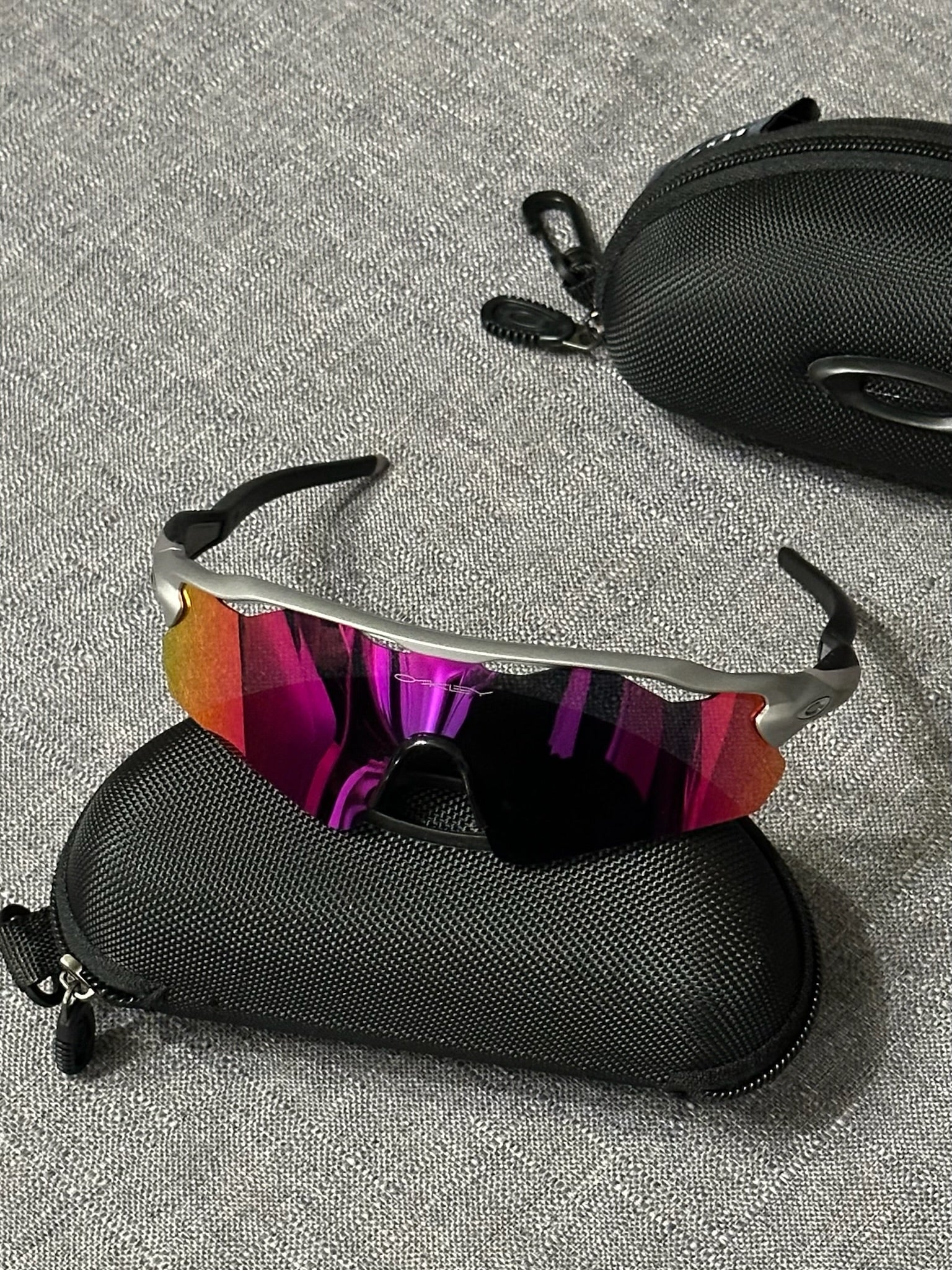 Oakley Radar EV Sunglasses – Iridium Purple/Red Lens Oakley-Style