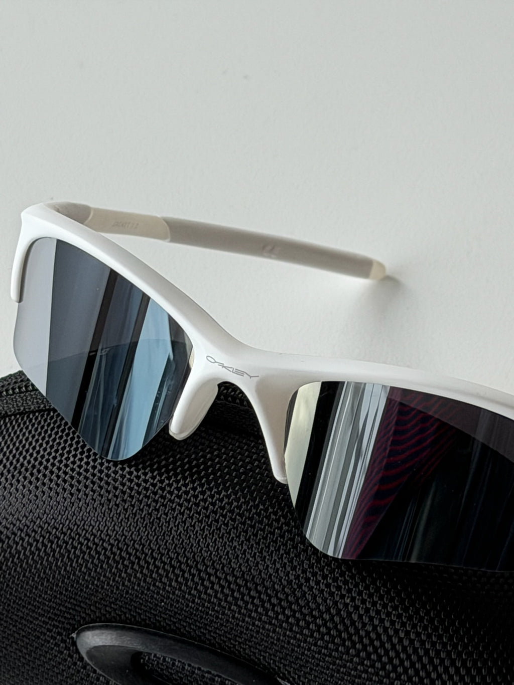 Oakley Half Jacket 1.0 Sunglasses – Pearl White / Silver Mirror Lens