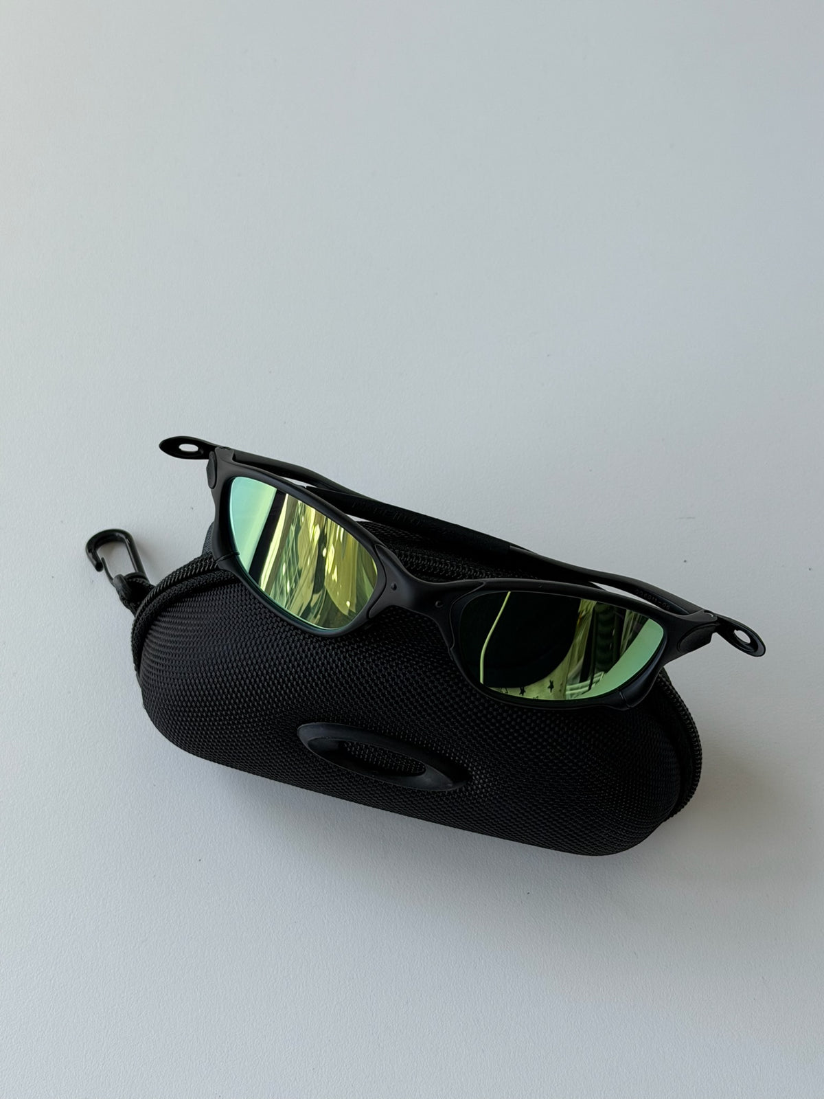 Vintage Oakley Juliet 2.0 – Black Frame / Green Iridescent Mirror Lens