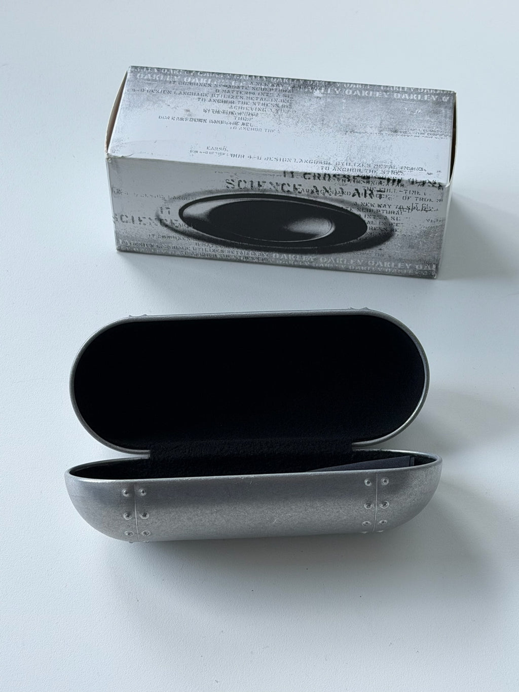Oakley Vintage Capsule Sunglasses Case – Silver Aluminium