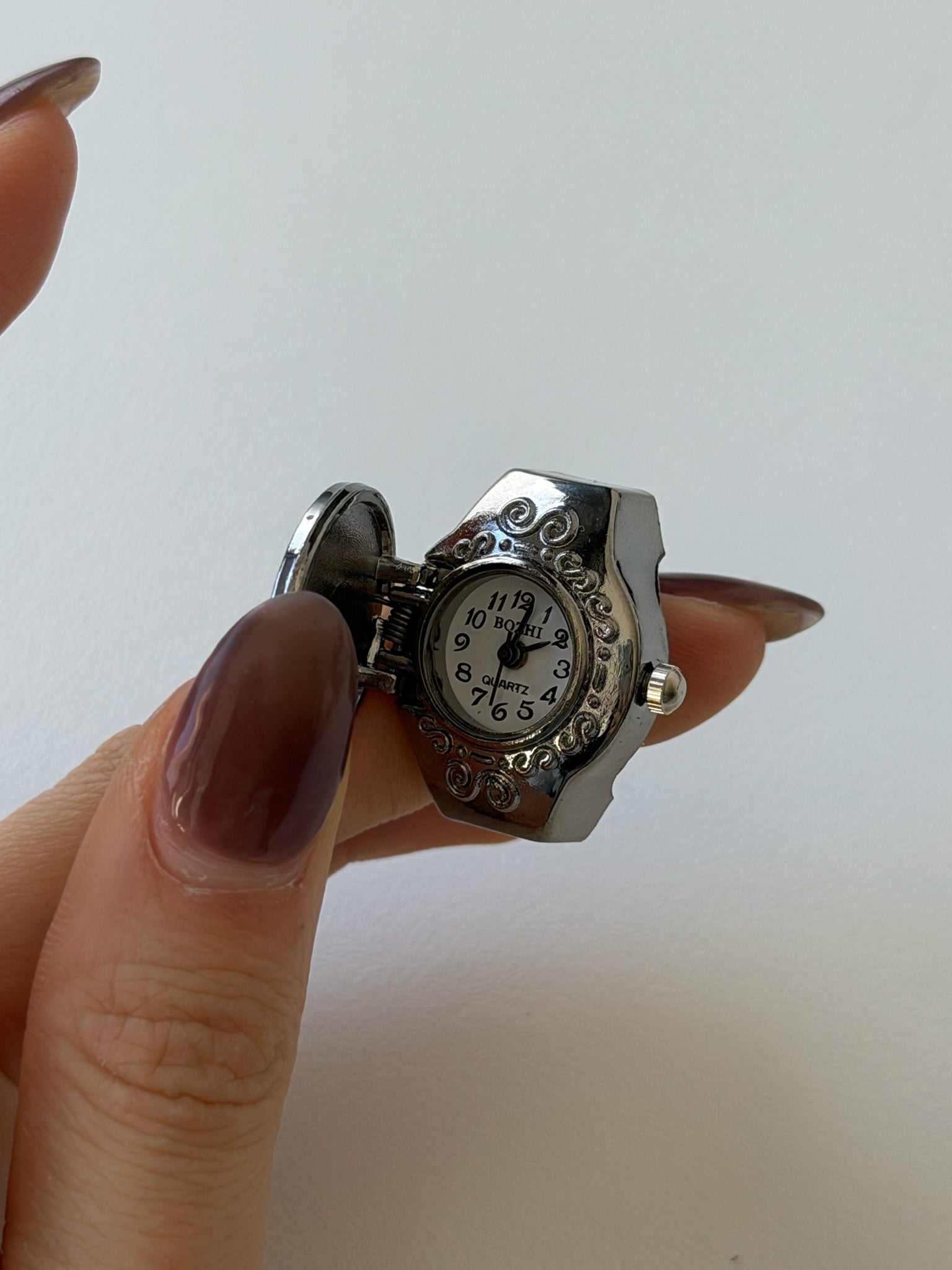 Yin Yang Secret Ring Watch – Vintage Adjustable Finger Watch | Y2K Statement Jewellery