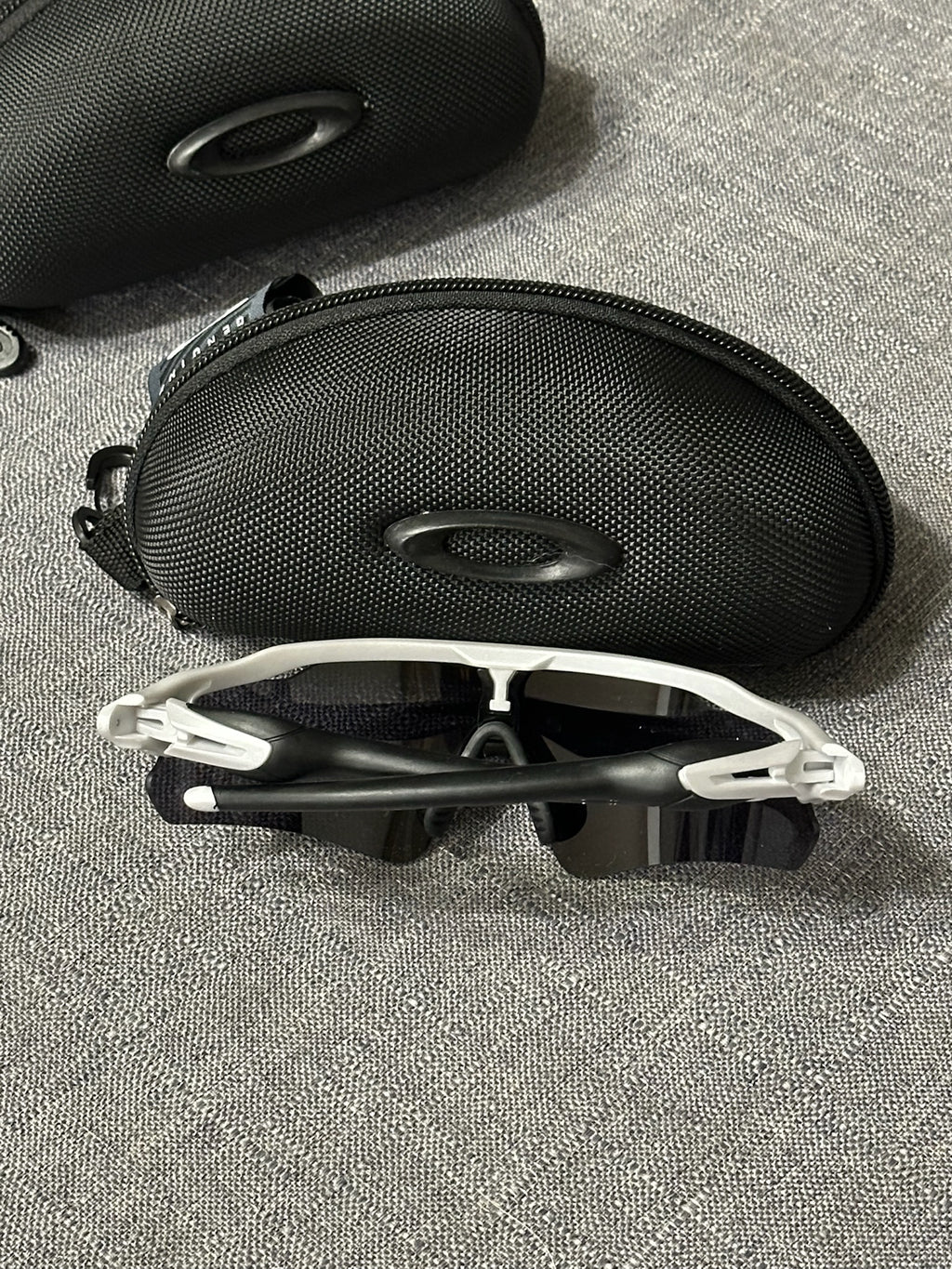 Oakley Performance Shield Sunglasses – Stealth Black Lens Sport Wraparound Frame