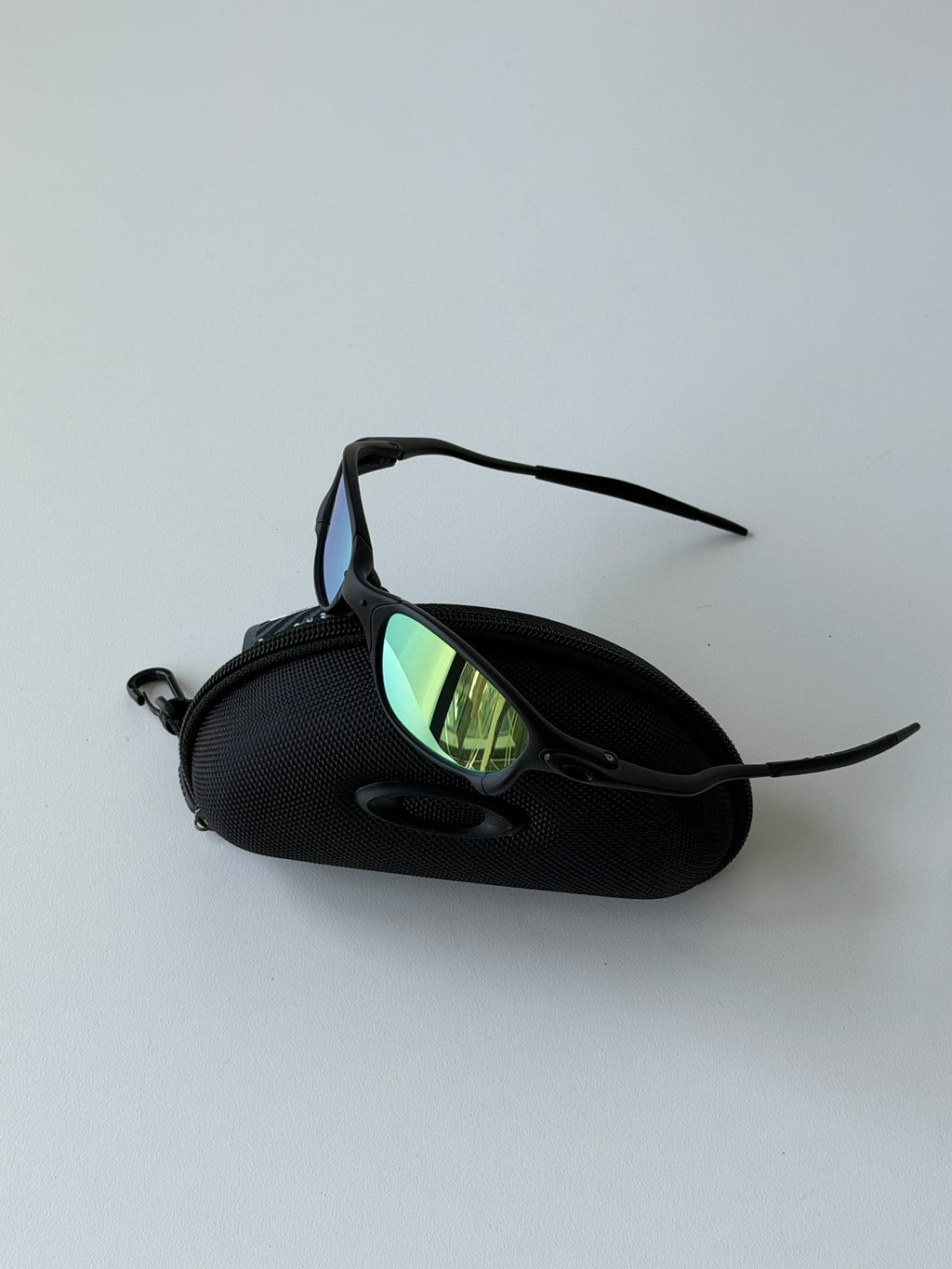 Vintage Oakley Juliet 2.0 – Black Frame / Green Iridescent Mirror Lens