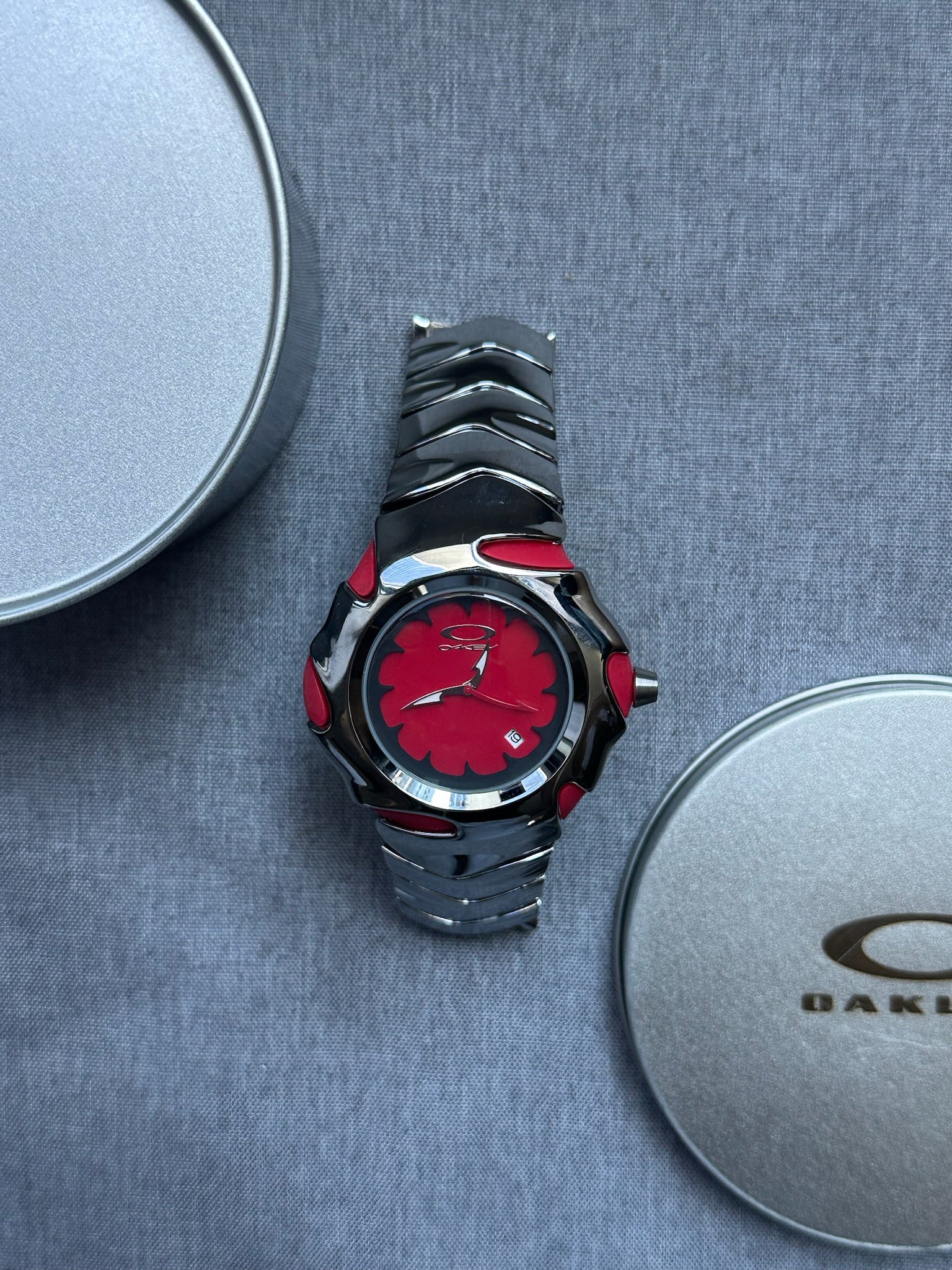Oakley Blade Watch – Red dial Silver Shiny Stainless Steel, Swiss Movement, Collectible Men’s Watch