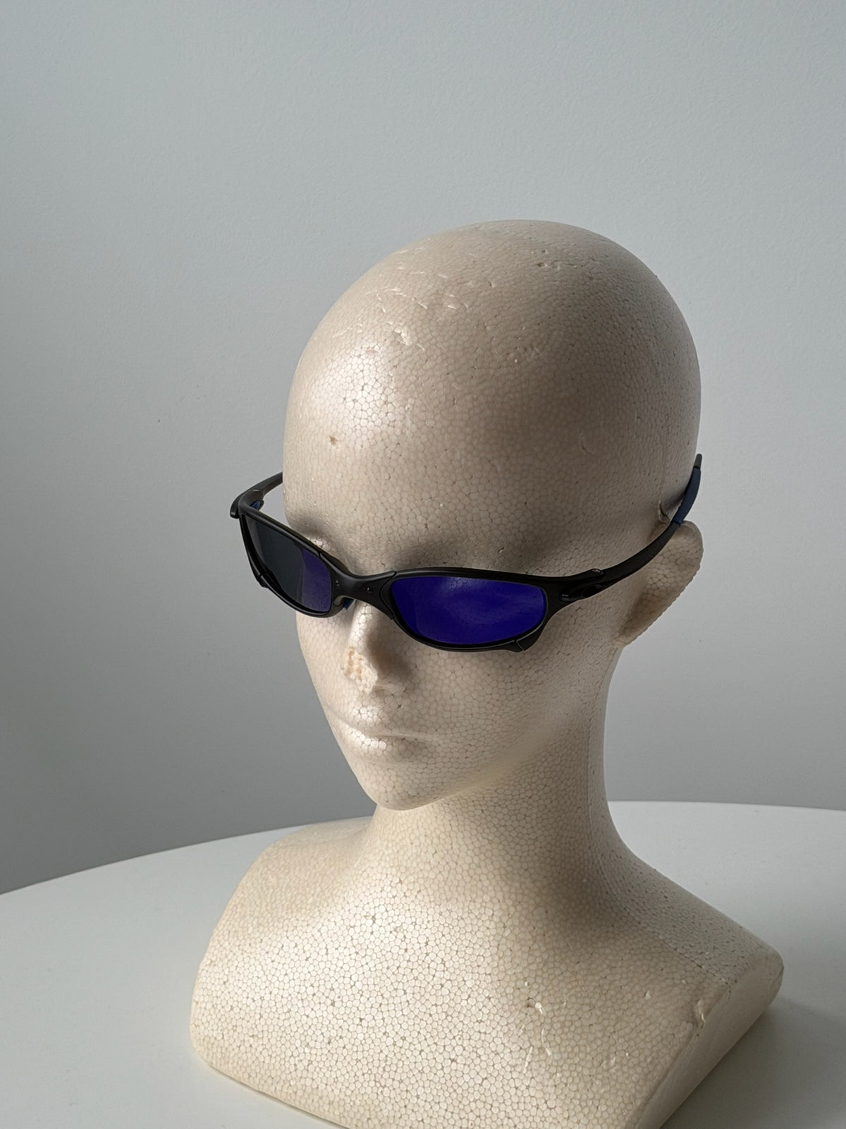 Vintage Oakley Juliet 1.0 – Black & Blue Frame / Deep Blue Mirror Lens