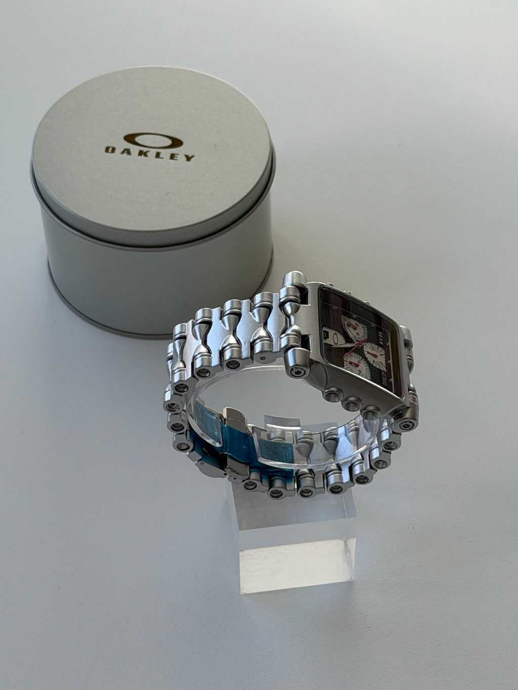 Oakley Minute Machine Watch – Silver / Black Dial