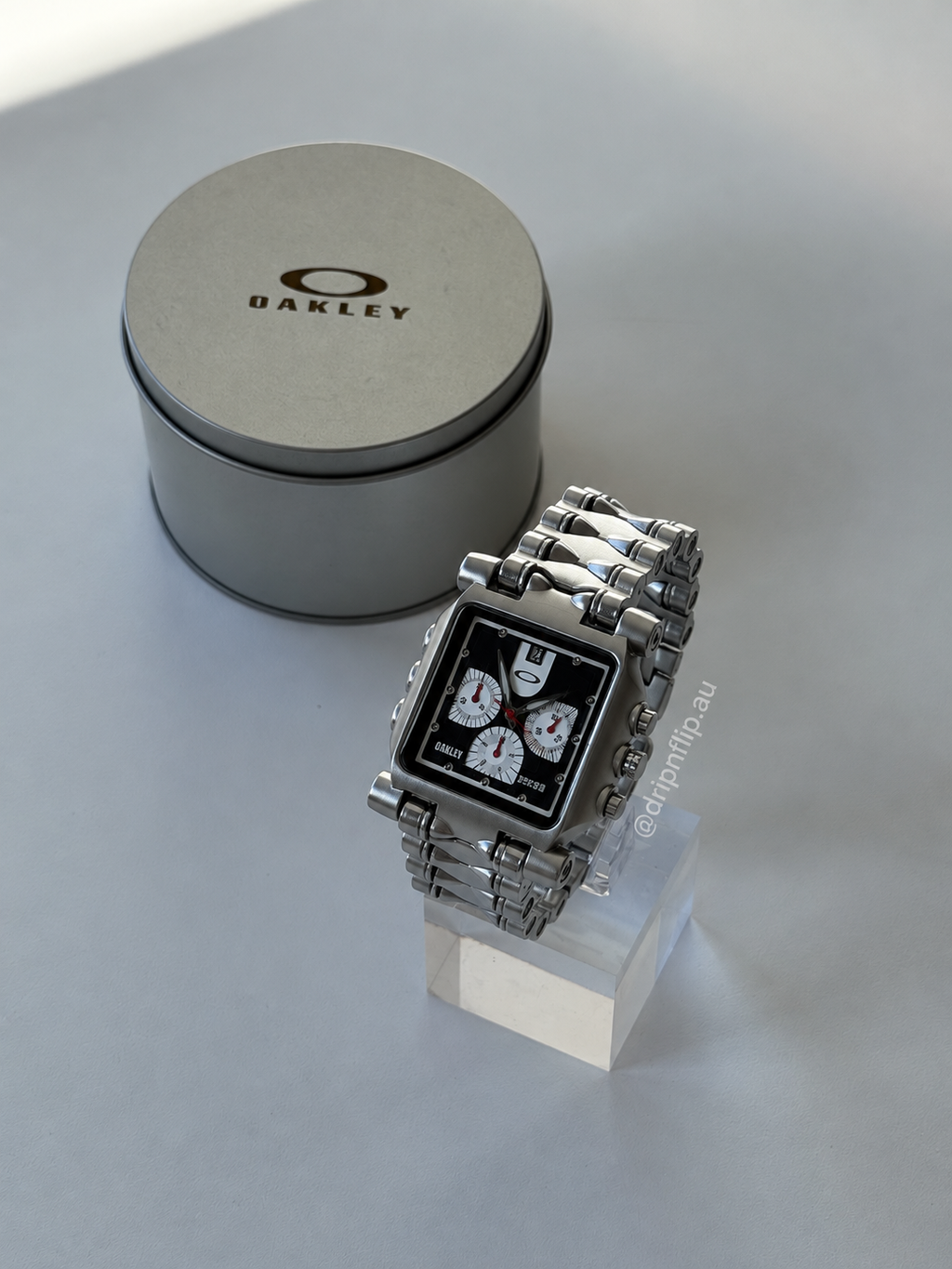 Oakley Minute Machine Watch – Silver / Black Dial