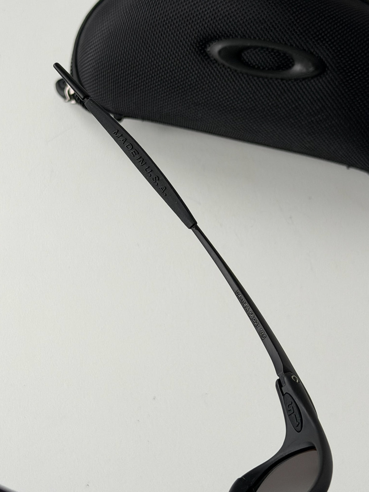 Vintage Oakley Juliet 1.0 – Black Frame / Green Iridescent Mirror Lens