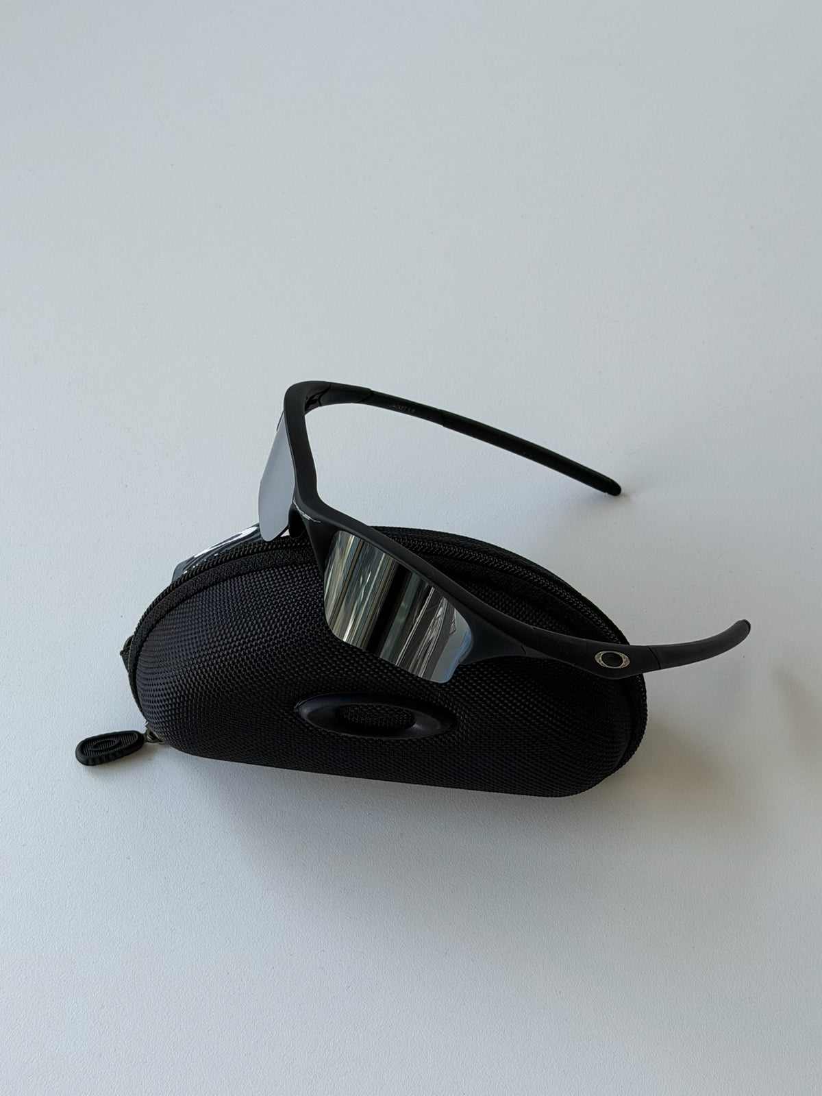Oakley Half Jacket 1.0 Sunglasses – Black / Silver Mirror