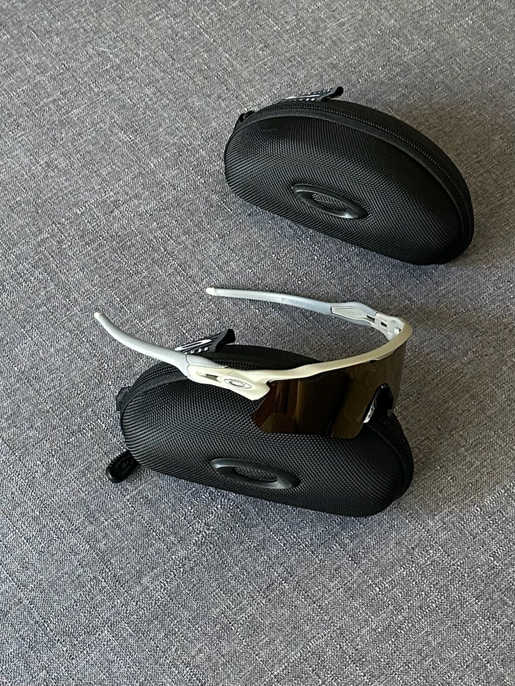 Oakley Performance Shield Sunglasses – Chrome Yellowish Lens Oakley-Style Sport Frame