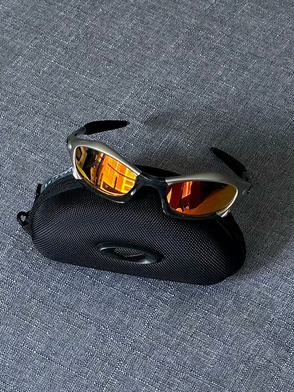 Vintage Oakley Sunglasses: Silver Frame, Fire Iridium Lenses with Case