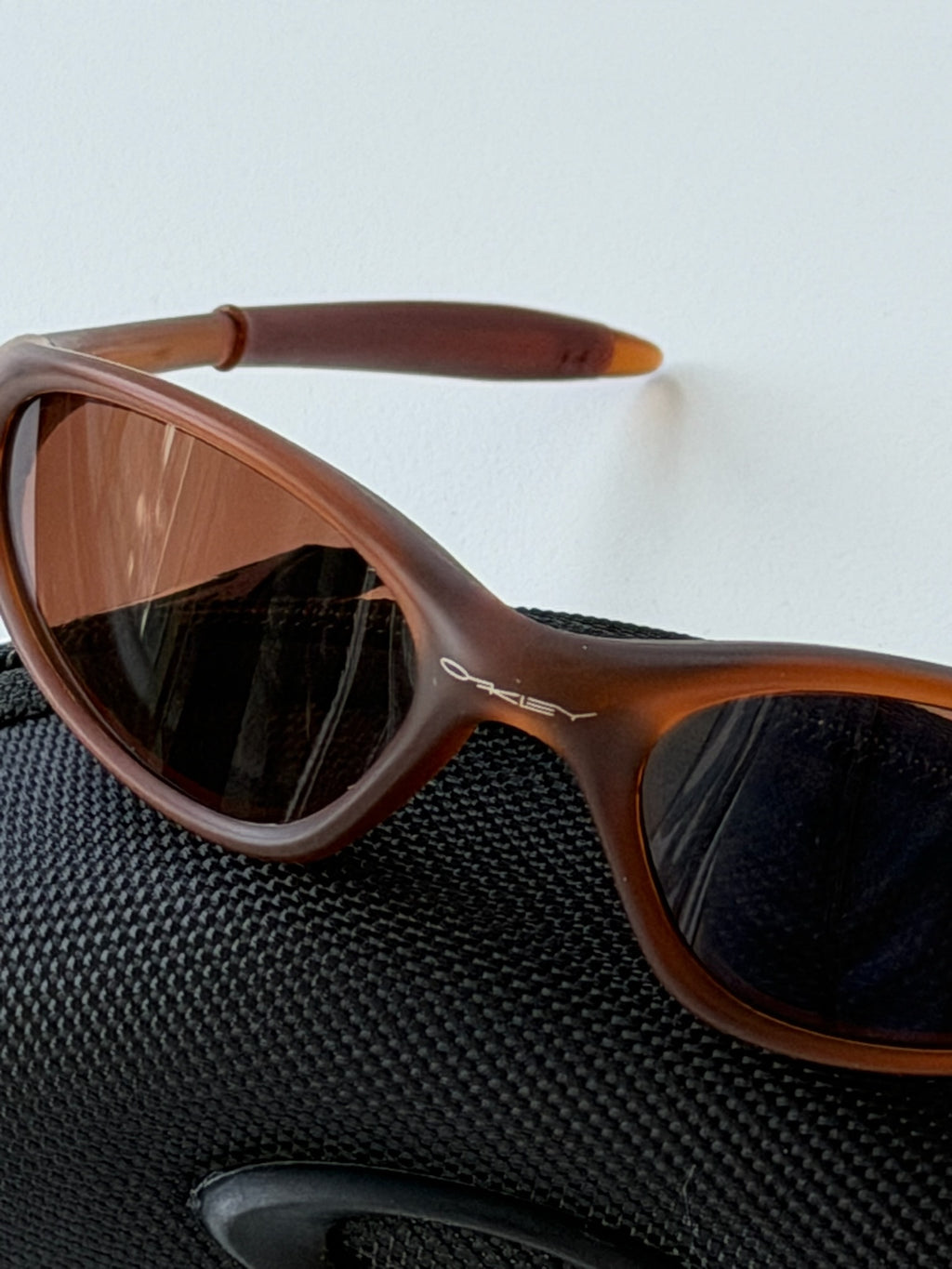 Oakley Eye Jacket Gen 1 Sunglasses – Transparent Brown / Brown