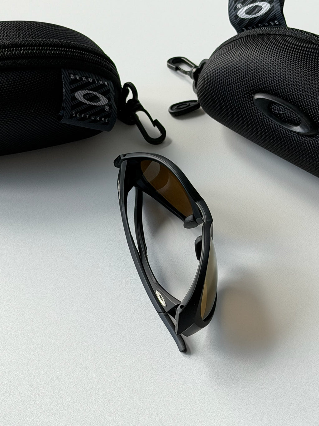 Oakley Eye Jacket Sunglasses – Matte Black Frame / Gold Mirror Lens | Vintage Y2K Wraparound Shades