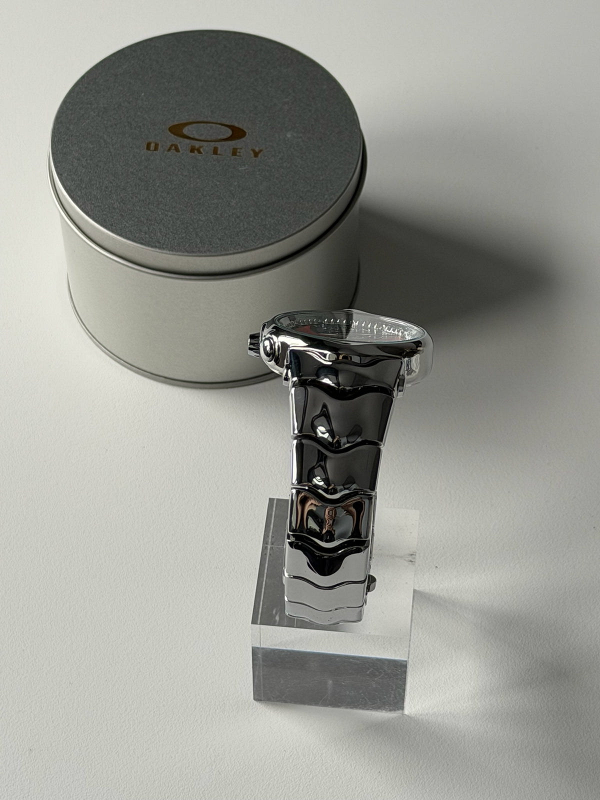 Oakley Judge Watch – Gloss Silver / Orange Dial