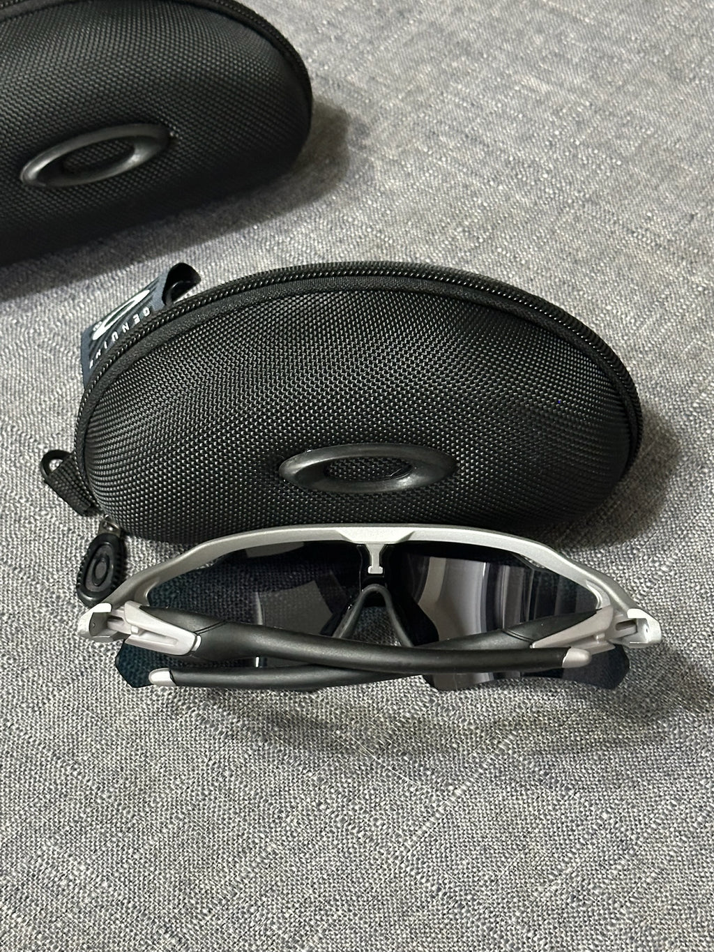 Oakley Performance Shield Sunglasses – Stealth Black Lens Sport Wraparound Frame