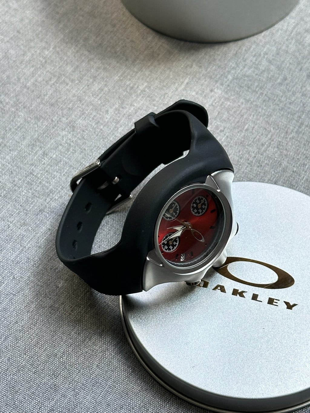 Oakley Chronograph Watch – Red Dial with Rubber Strap