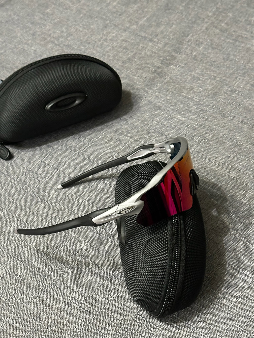 Oakley Performance Shield Sunglasses – Iridium Purple/Red Lens Oakley-Style Sport Frame