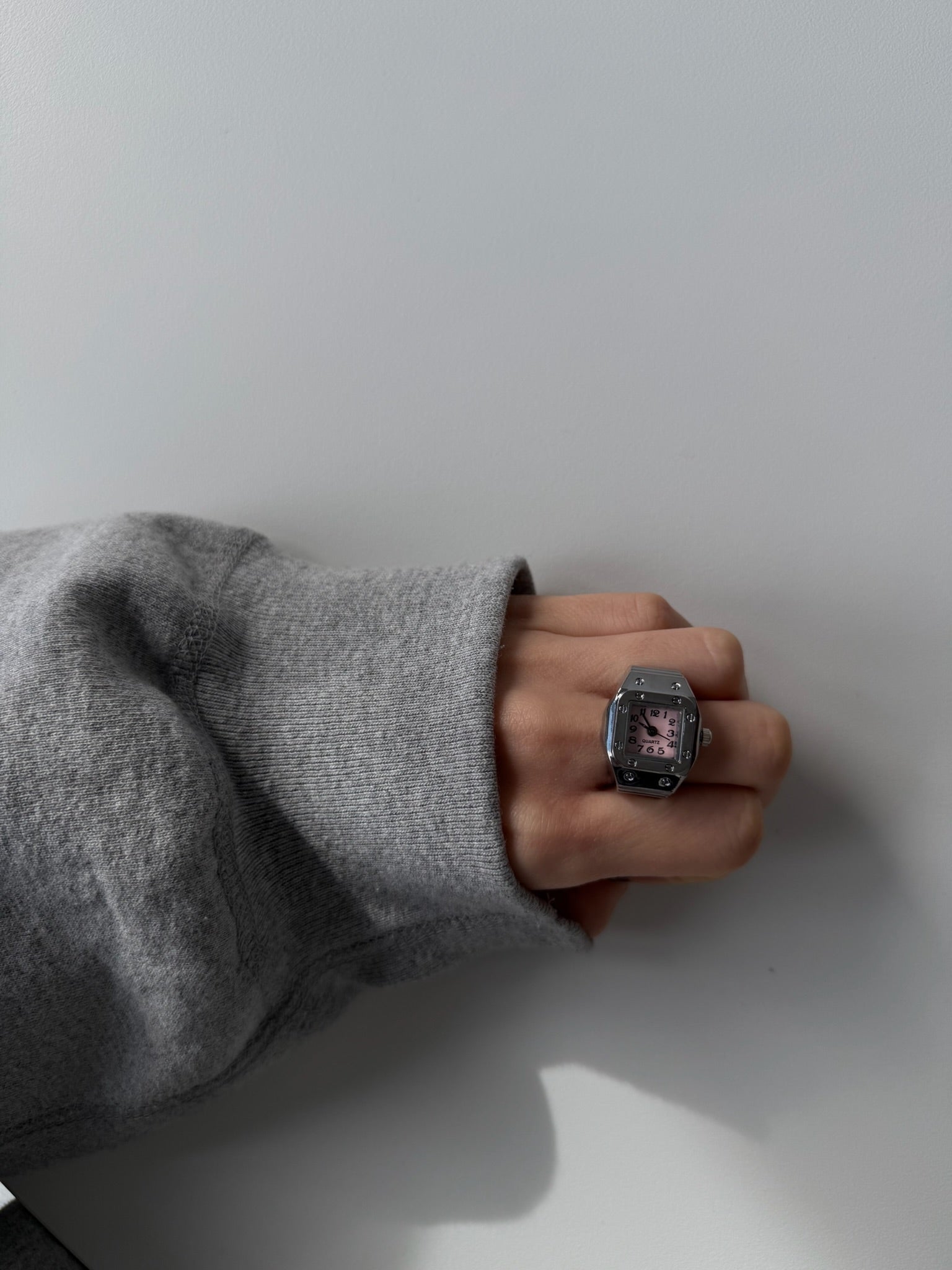 Classic Vintage-Inspired Ring Watch – Adjustable Stainless Steel Finger Watch | Y2K Fashion Accessory