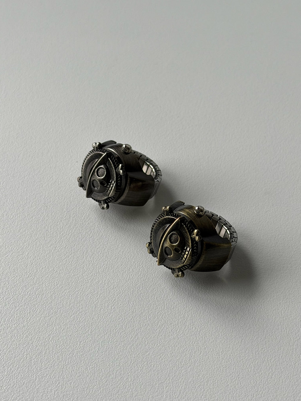 One Piece Inspired Secret Ring Watch – Adjustable Pirate Skull Finger Watch | Vintage Anime Collectible Jewellery