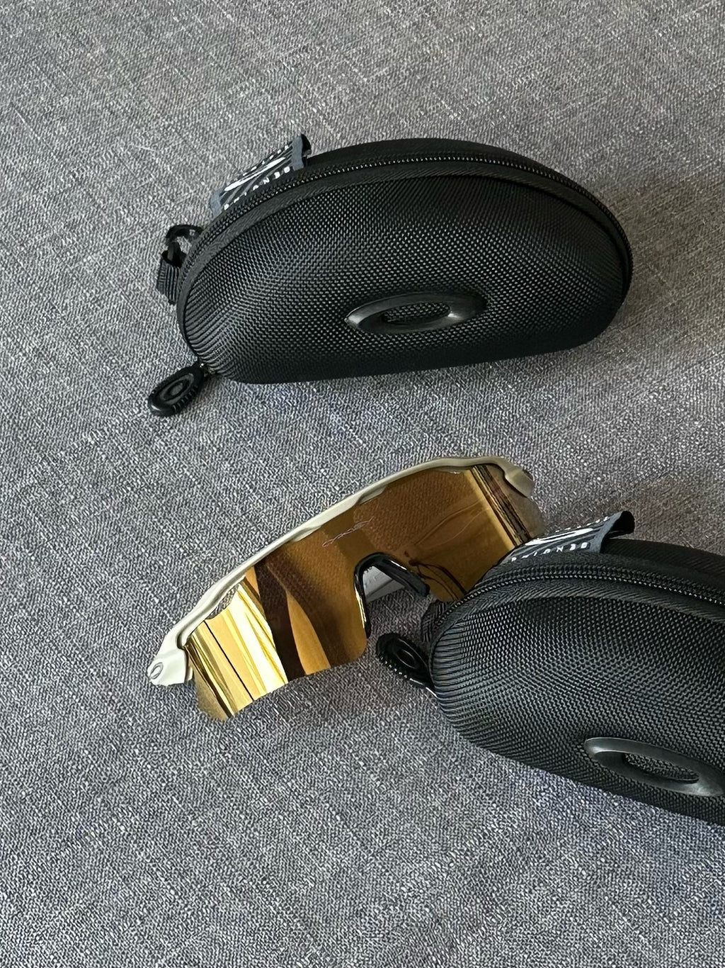 Oakley Performance Shield Sunglasses – Chrome Yellowish Lens Oakley-Style Sport Frame