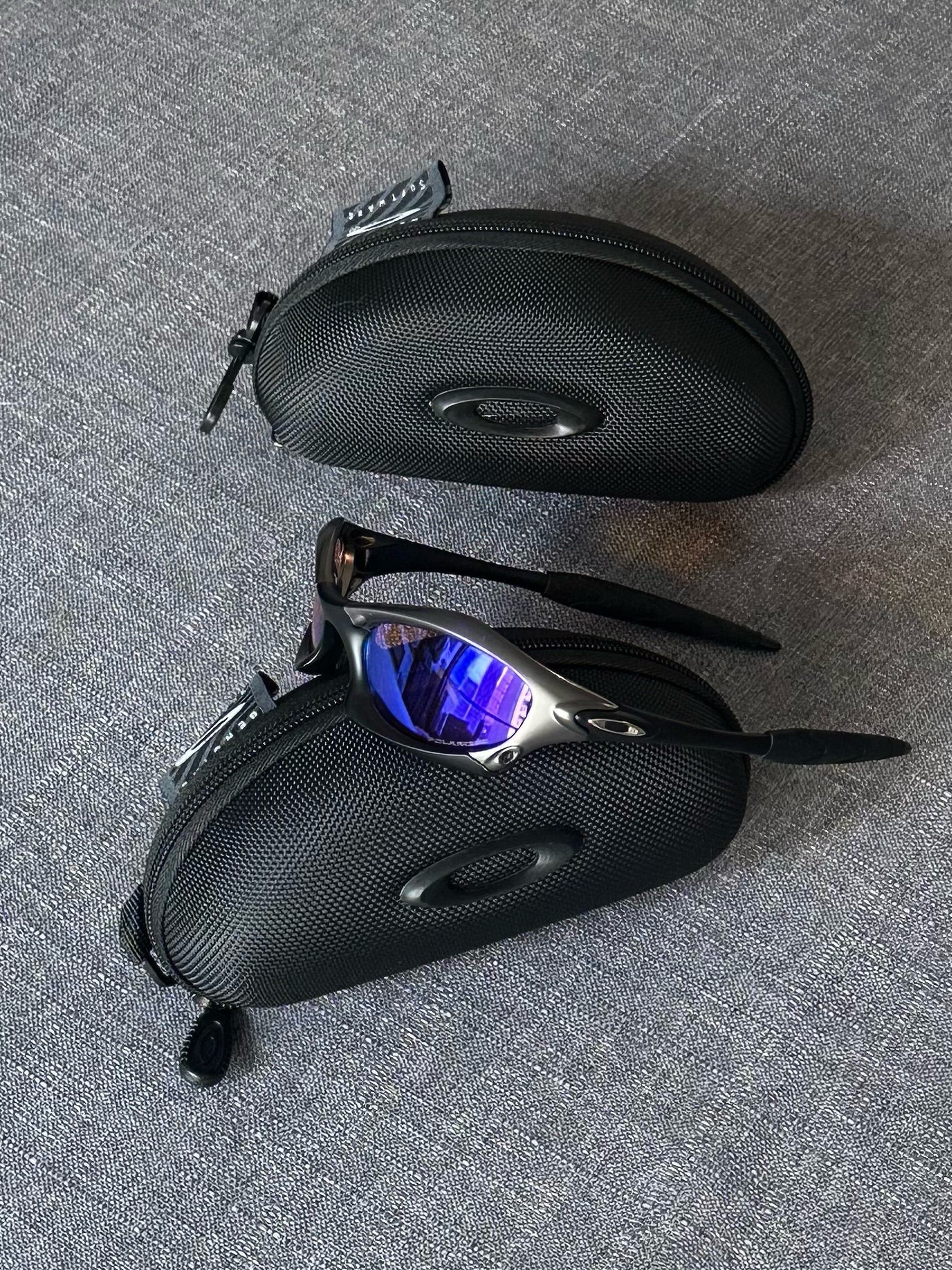 Vintage Oakley Sunglasses: Charcoal Frame, Blue–Purple Iridium Mirrored Lenses with Case