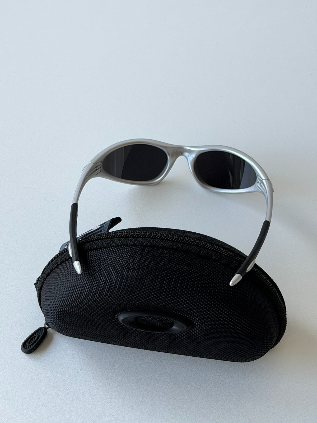 Oakley Eye Jacket Gen 1 Sunglasses – Silver / Mirror Chrome