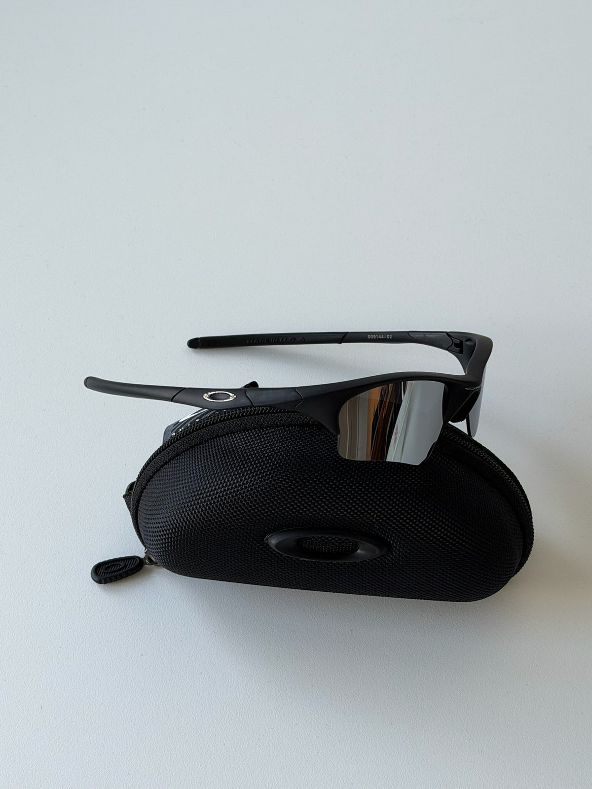 Oakley Half Jacket 1.0 Sunglasses – Black / Silver Mirror