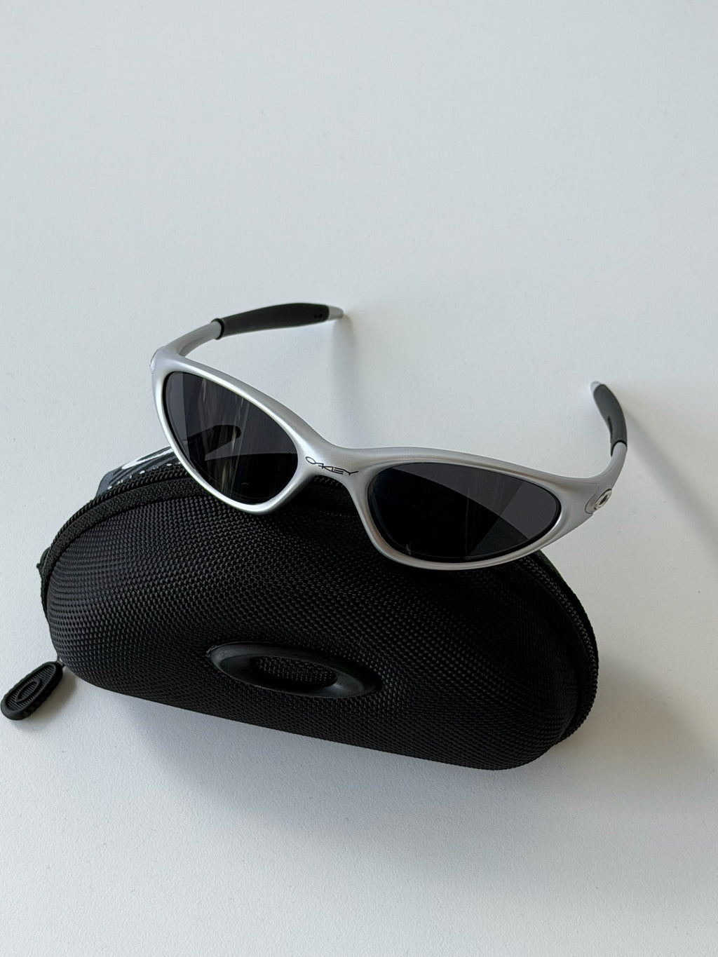 Oakley Eye Jacket Gen 1 Sunglasses – Silver / Black