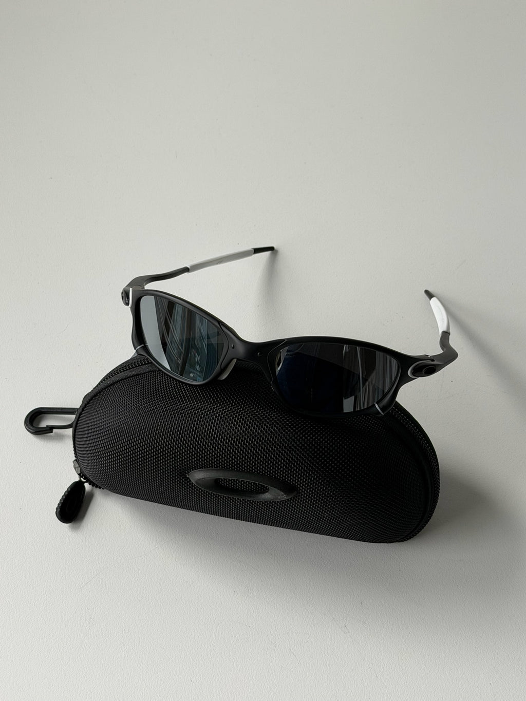 Vintage Oakley Juliet 2.0 – Black Frame / Silver Mirror Lens