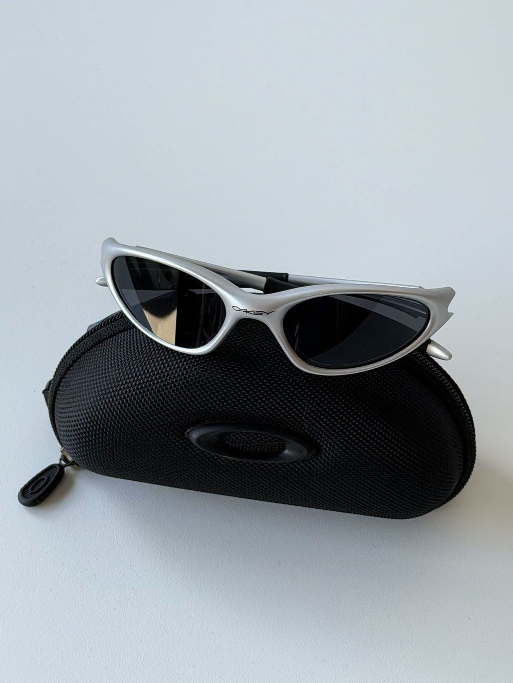 Oakley Eye Jacket Gen 1 Sunglasses – Silver / Black