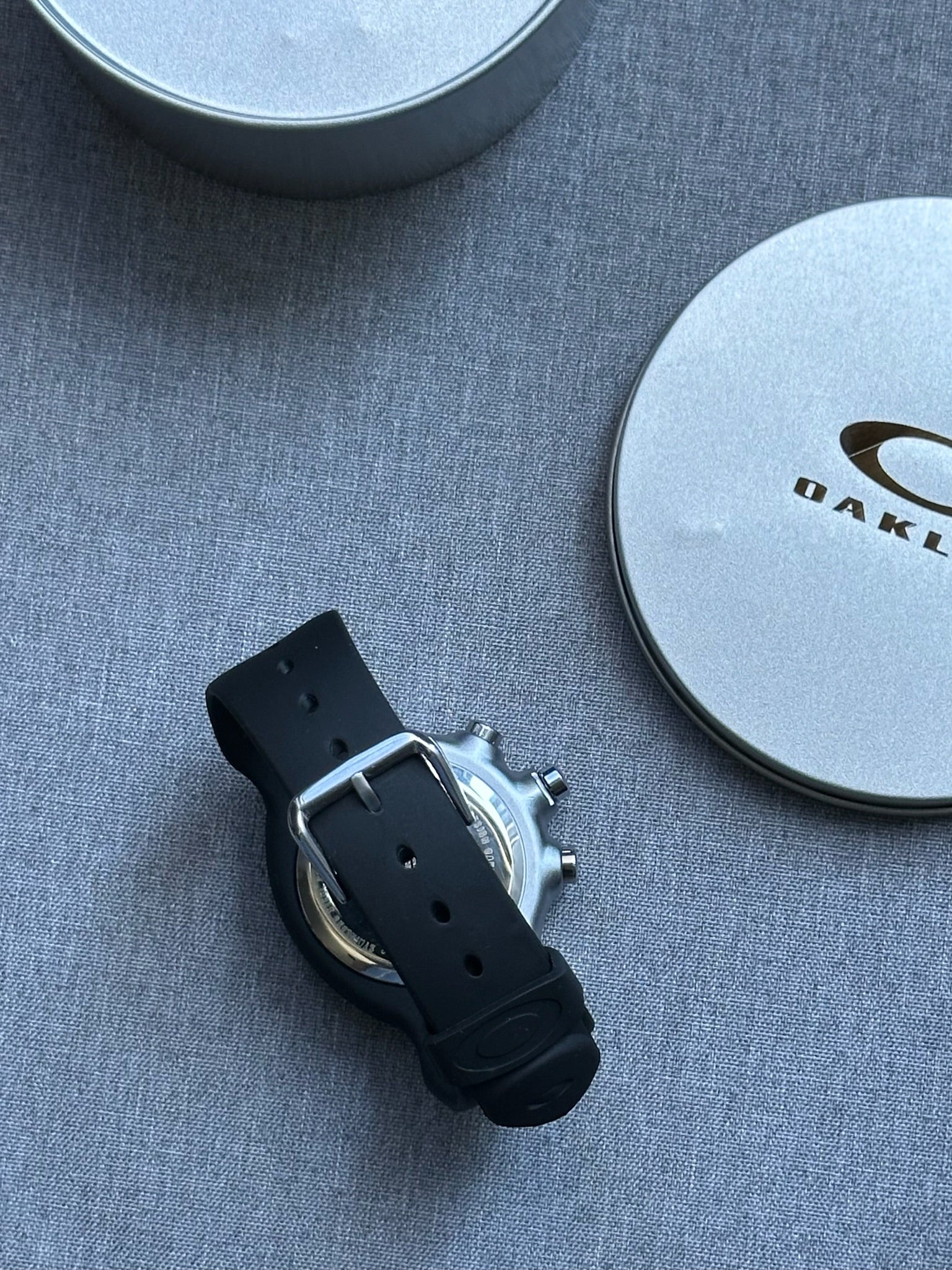 Oakley Chronograph Watch – Blue Dial with Rubber Strap