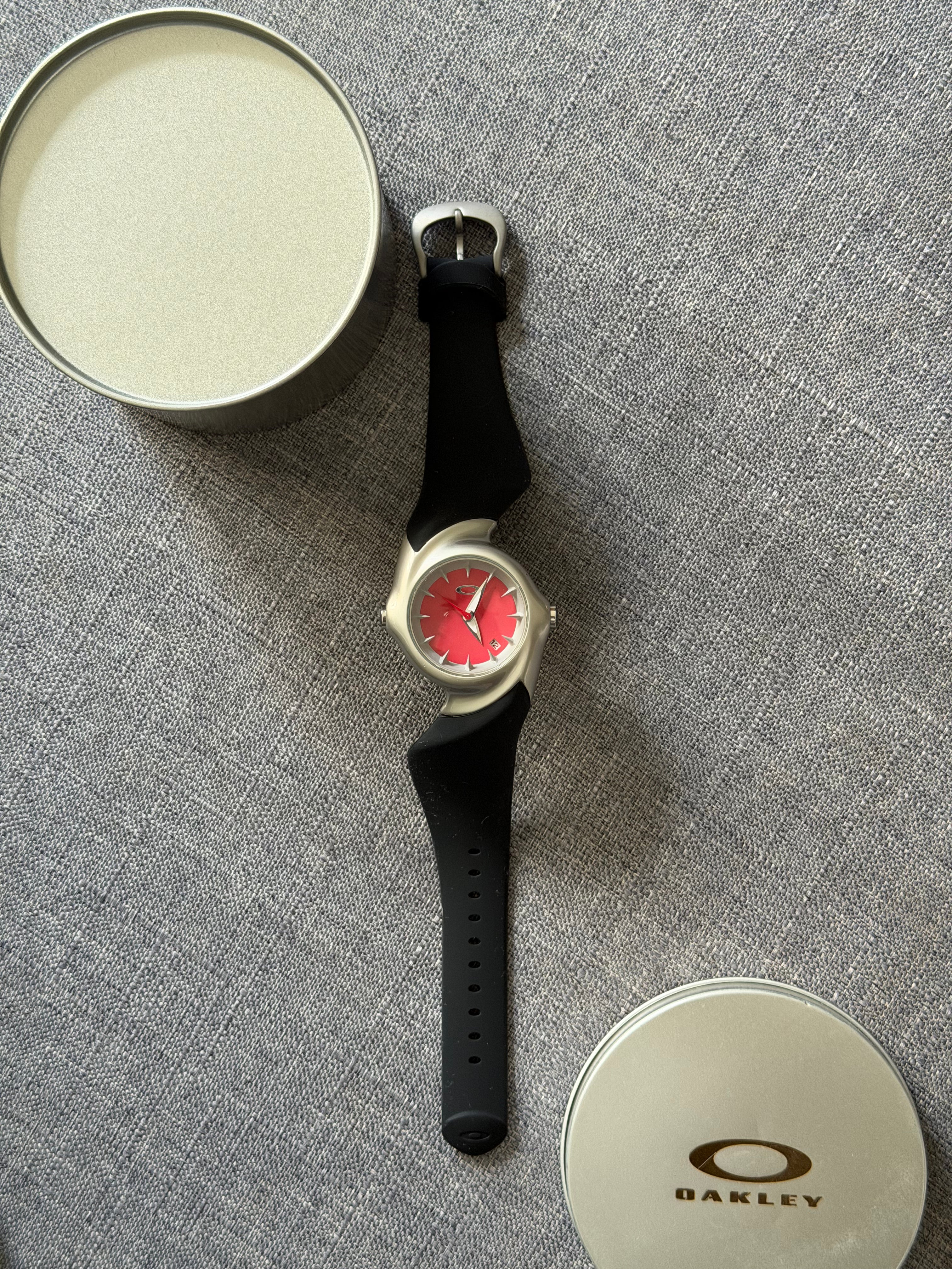 Oakley D1 Icon Watch: Black/White/Blue Dial, Rare Collectible Men's Sports Watch with Case