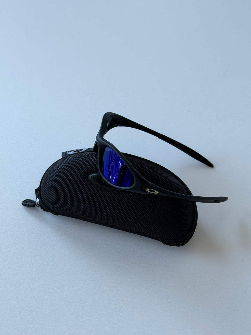Oakley Eye Jacket Minute 1.0 – Matte Black Frame / Electric Blue Mirrored Lens