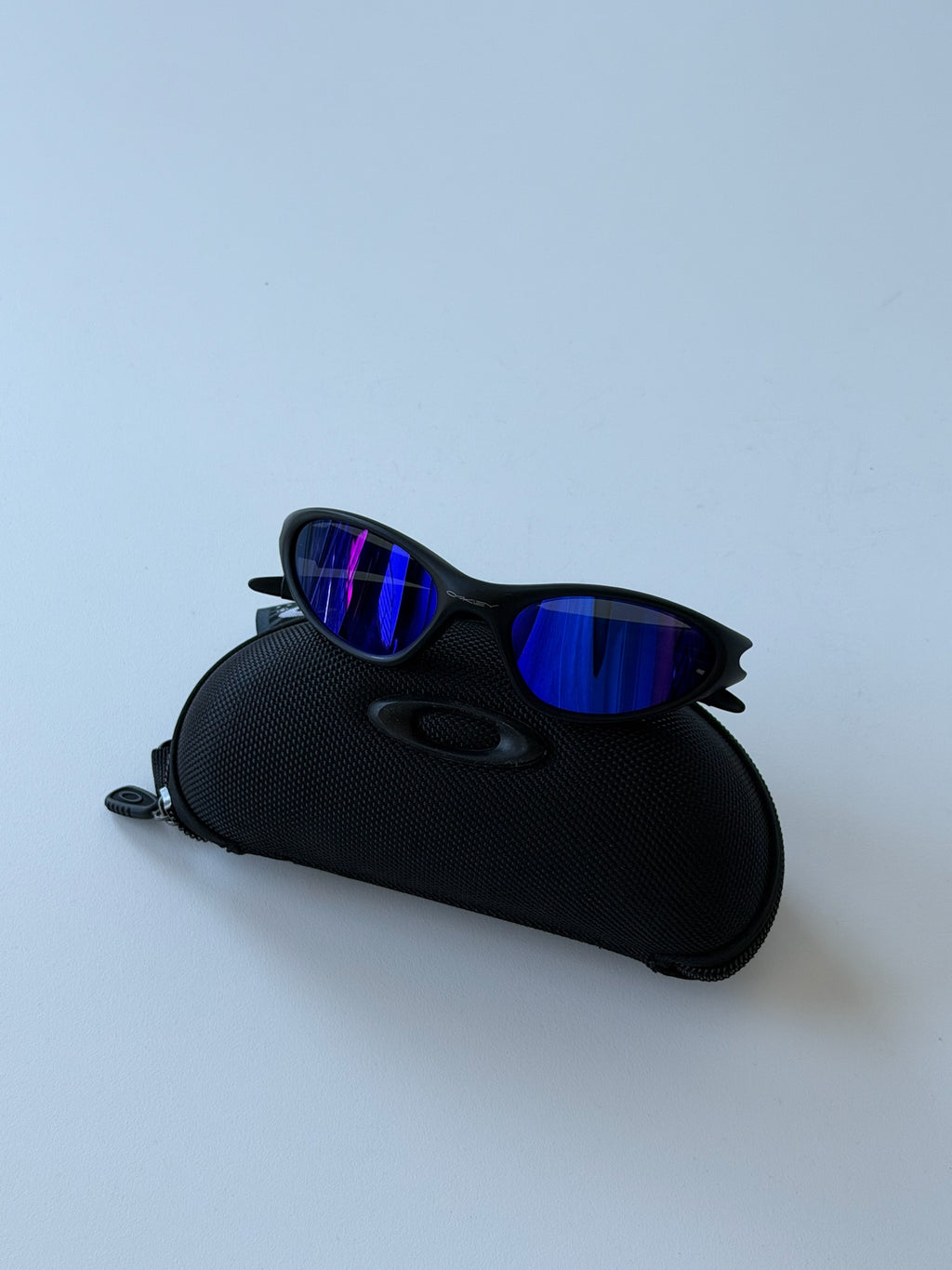 Oakley Eye Jacket Minute 1.0 – Matte Black Frame / Electric Blue Mirrored Lens