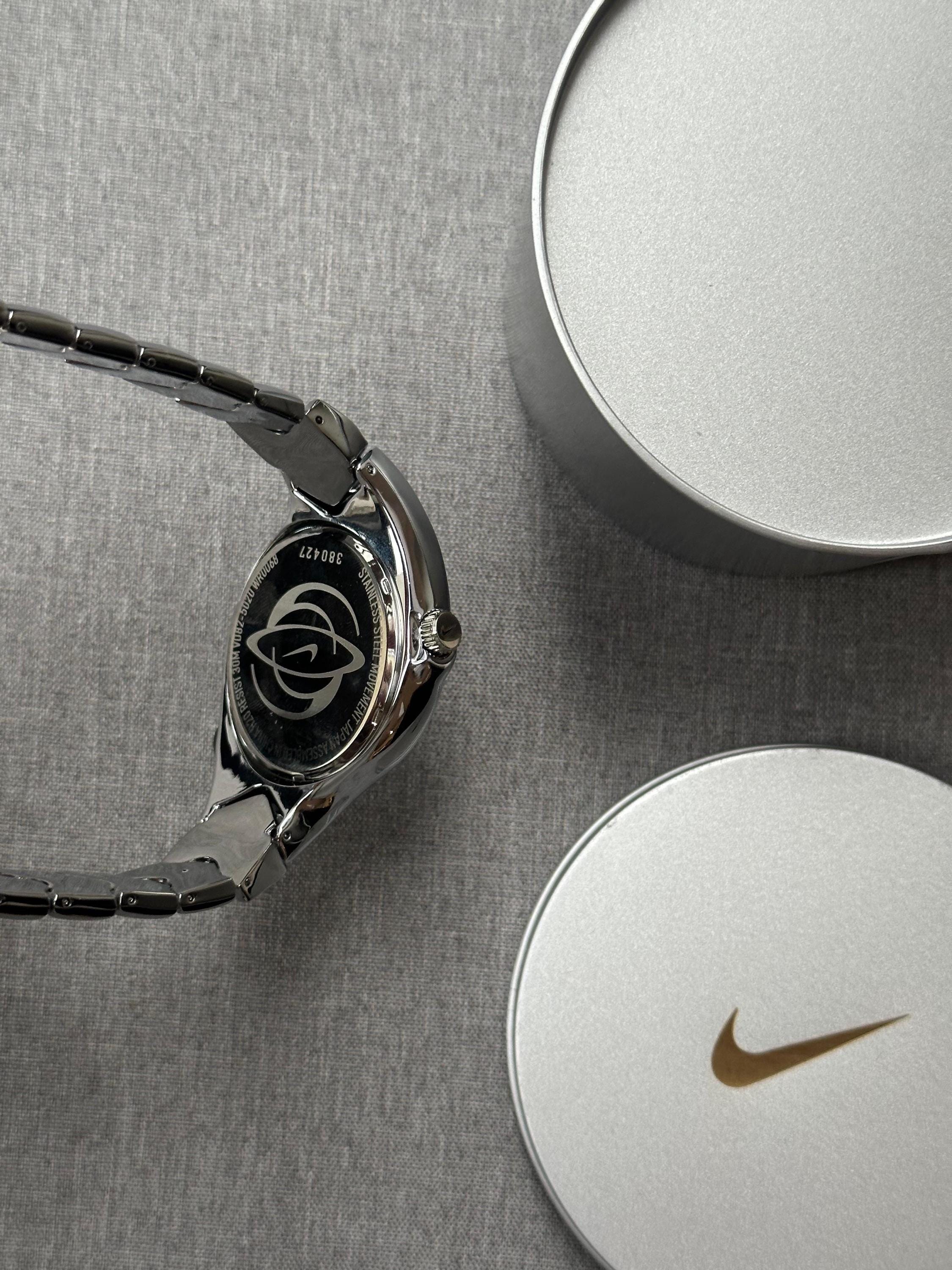 Nike Triax Chronograph Watch Shiny Silver with blue black dial – Vintage Grey Stainless Steel Sports Watch, Rare Collectible Timepiece