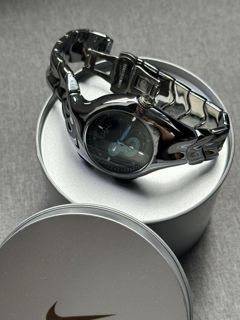 Nike Triax Chronograph Watch Shiny Silver with blue black dial – Vintage Grey Stainless Steel Sports Watch, Rare Collectible Timepiece