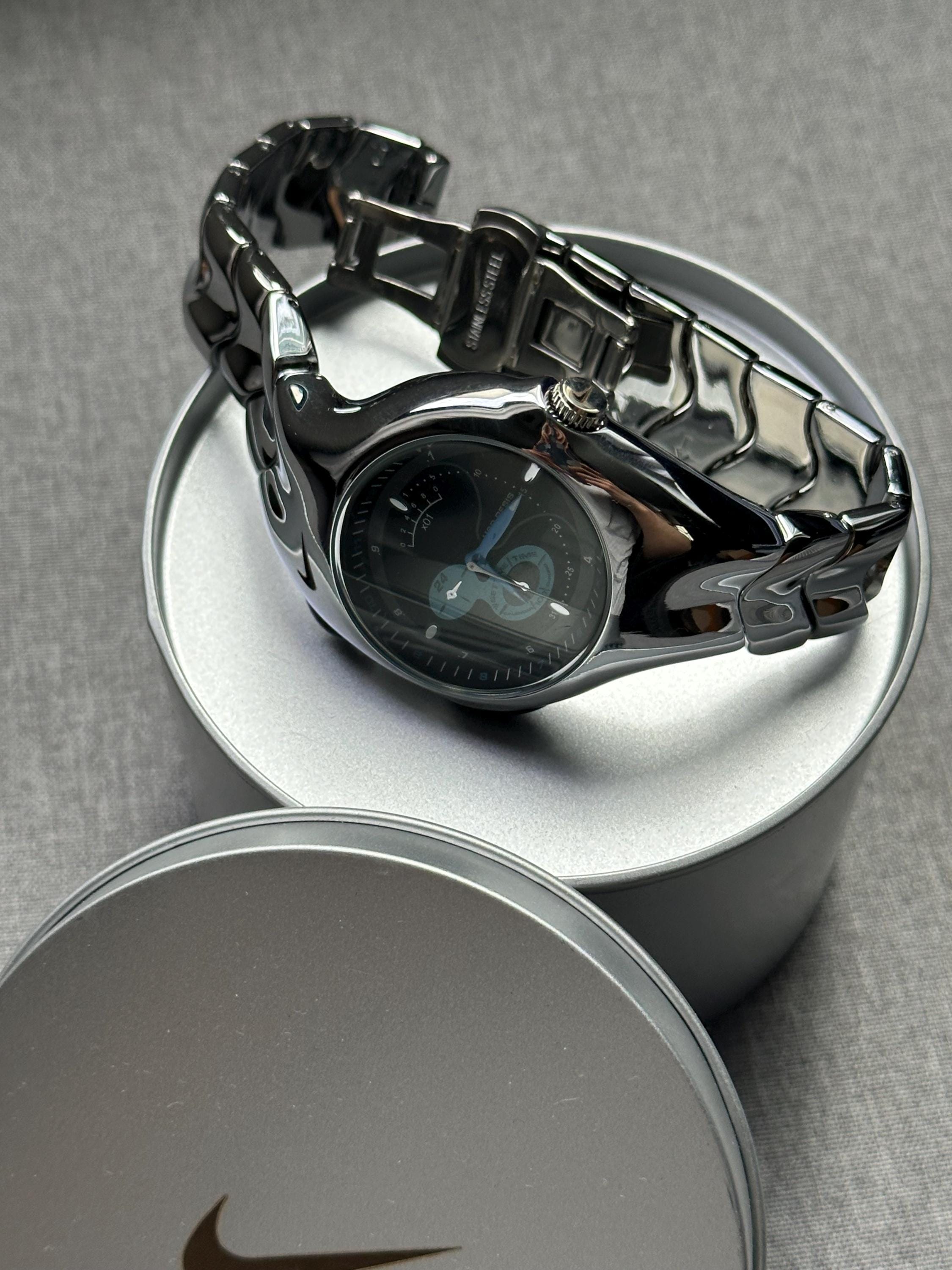 Nike Triax Chronograph Watch Shiny Silver with blue black dial – Vintage Grey Stainless Steel Sports Watch, Rare Collectible Timepiece