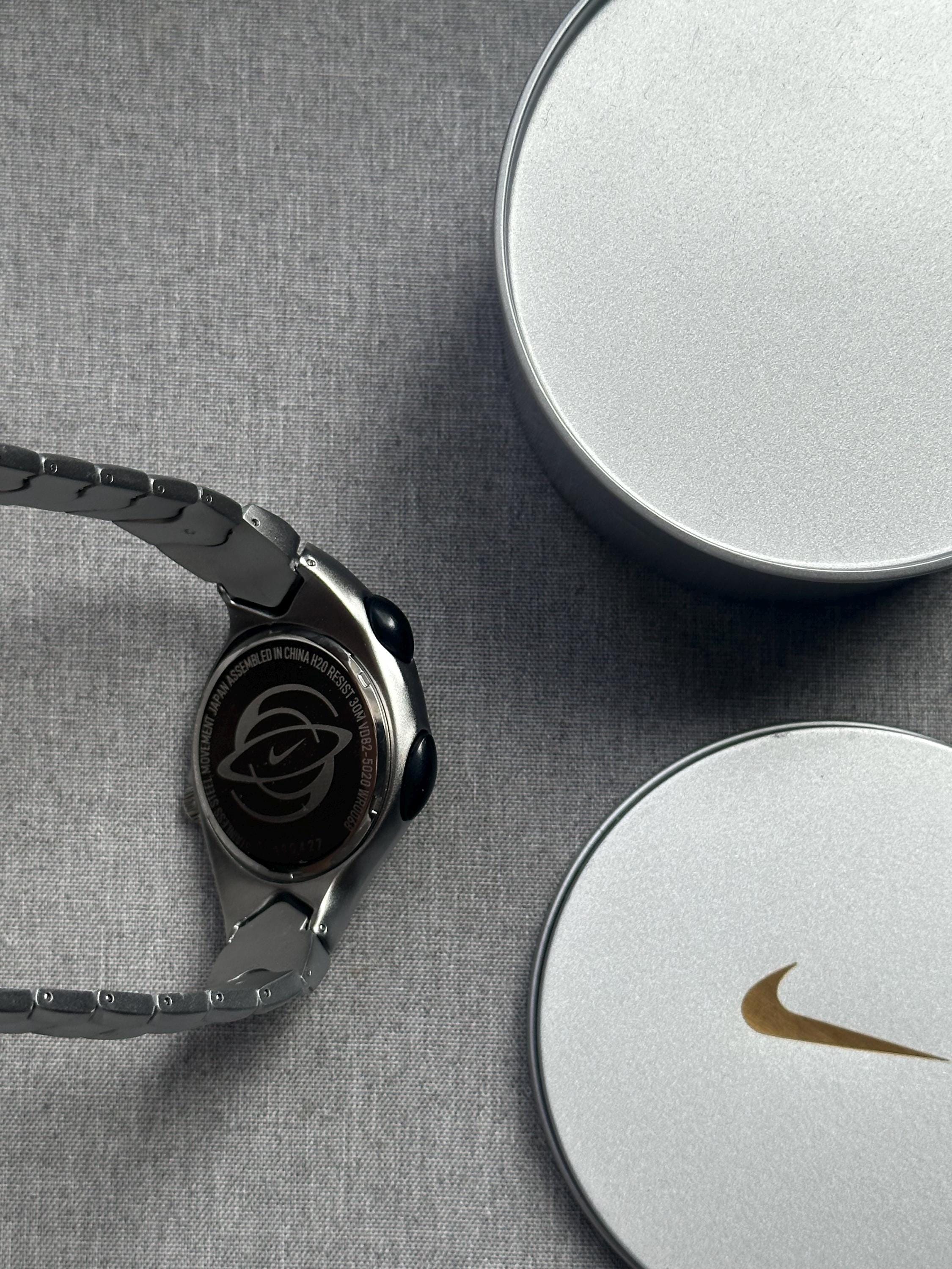 Nike Triax Chronograph Watch Matte Silver with Black Blue Dial – Vintage Grey Stainless Steel Sports Watch, Rare Collectible Timepiece