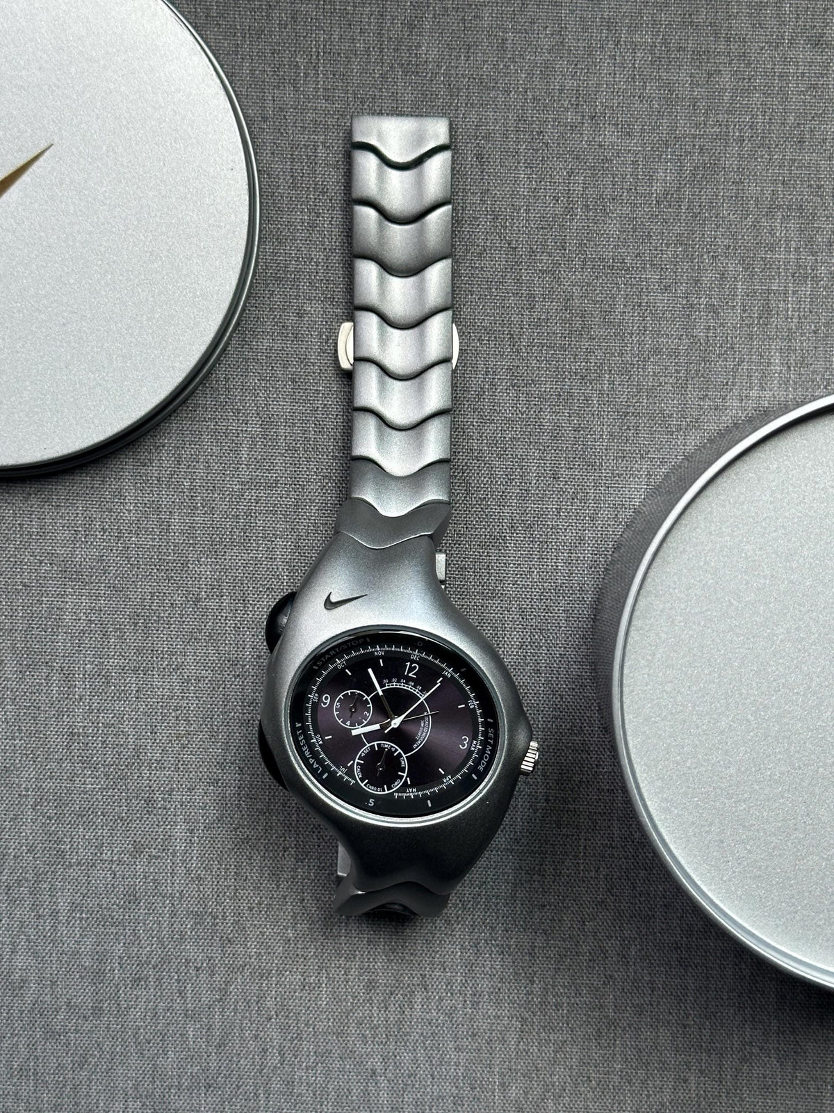 Nike Triax Chronograph Watch – Metallic Silver Wave-Link Band 