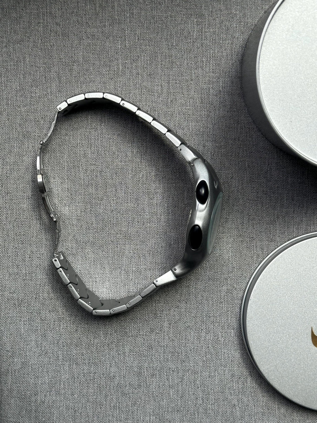 Nike Triax Chronograph Watch – Metallic Silver Wave-Link Band, Black Dial | Vintage Nike Sports Watch