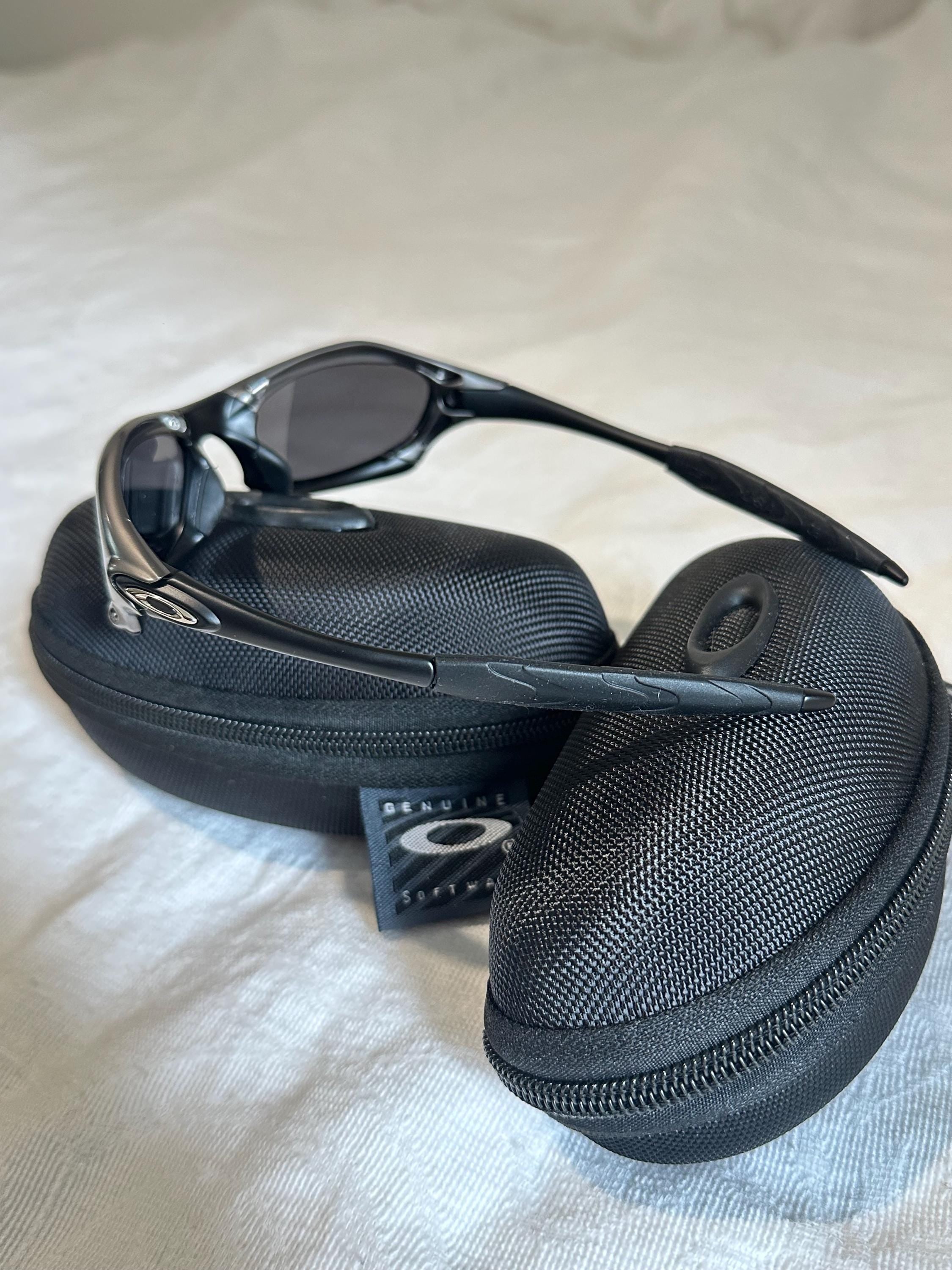 Vintage Oakley Sunglasses: Polished Charcoal Frame, Black Lenses with Case
