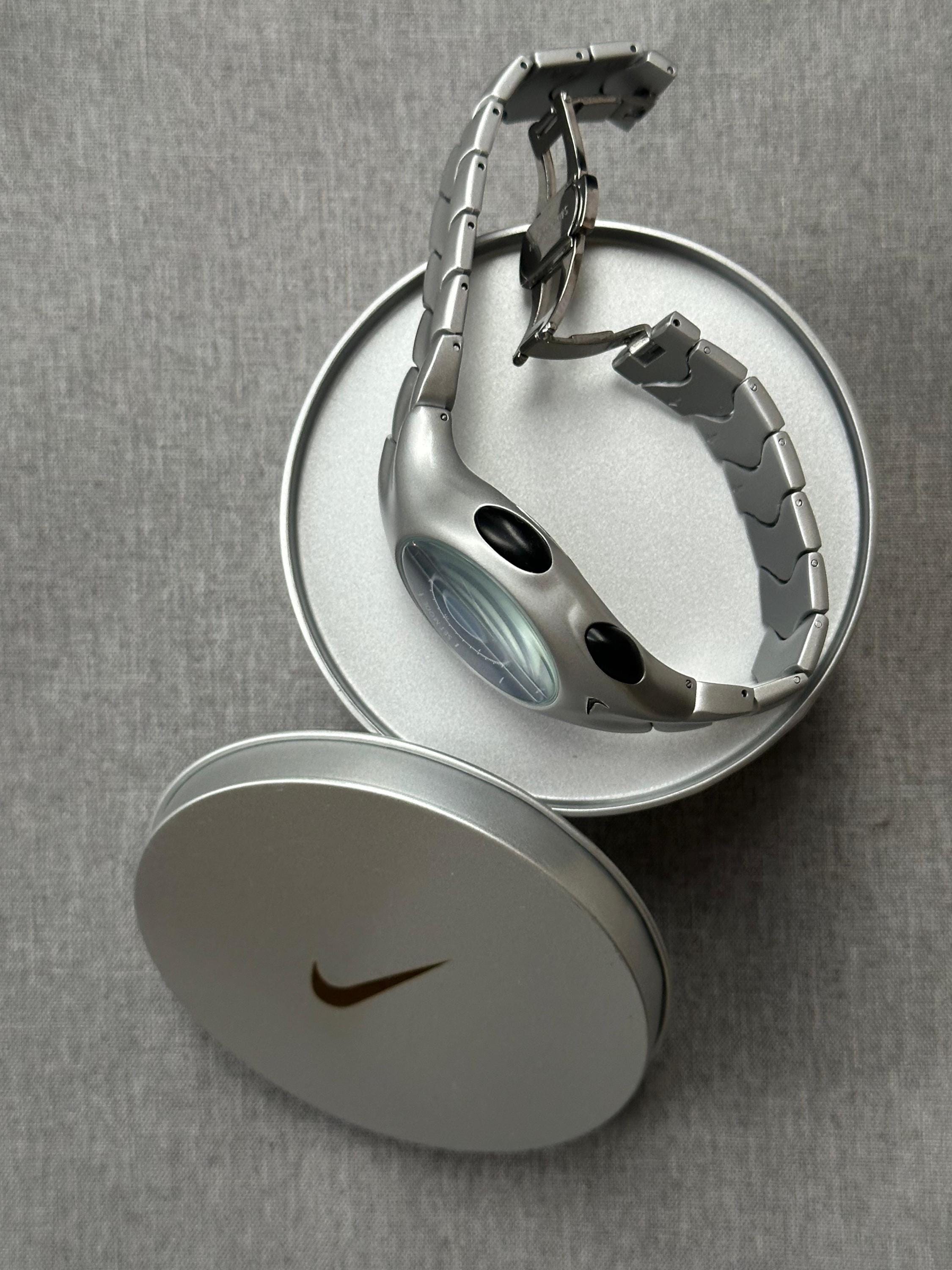 Nike Triax Chronograph Watch Matte Silver with blue dial – Vintage Grey Stainless Steel Sports Watch, Rare Collectible Timepiece