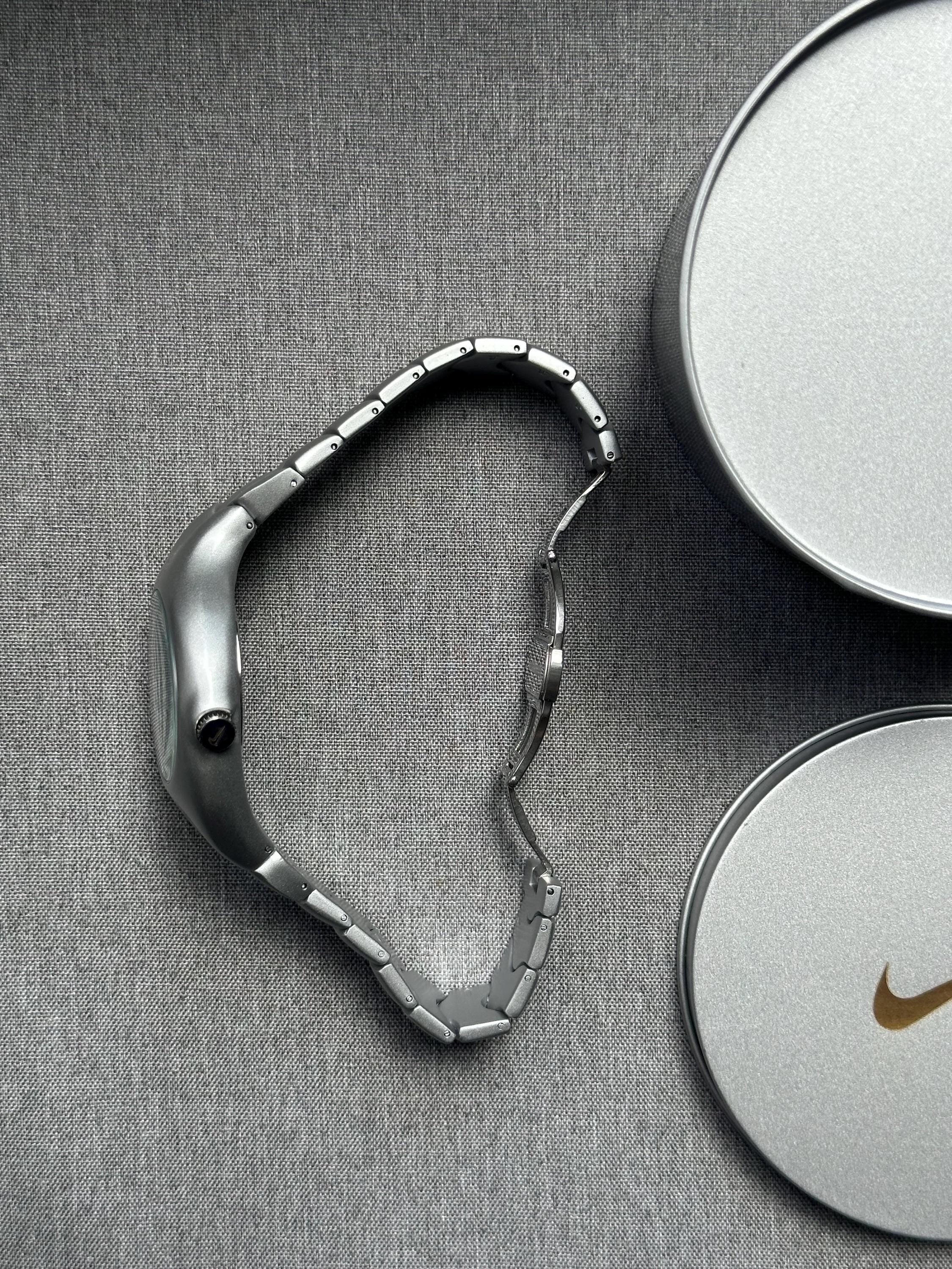 Nike Triax Chronograph Watch Matte Silver with yellow-blue dial – Vintage Grey Stainless Steel Sports Watch, Rare Collectible Timepiece