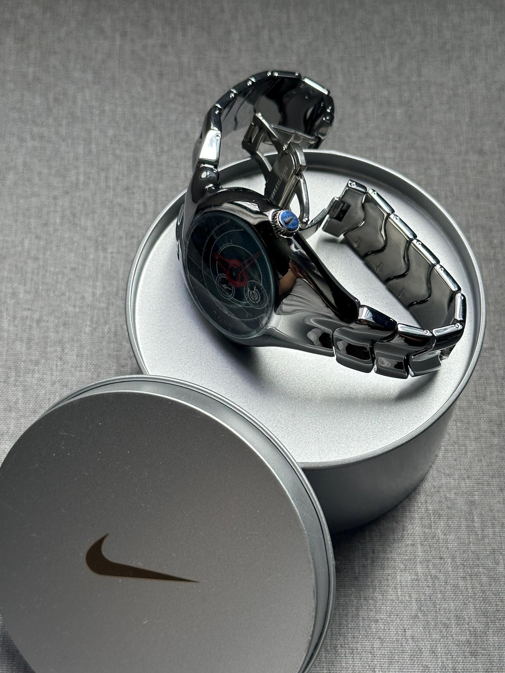 Nike Triax Chronograph Watch Silver Red Dial – Vintage Stainless Steel Sports Watch, Rare Collectible Timepiece