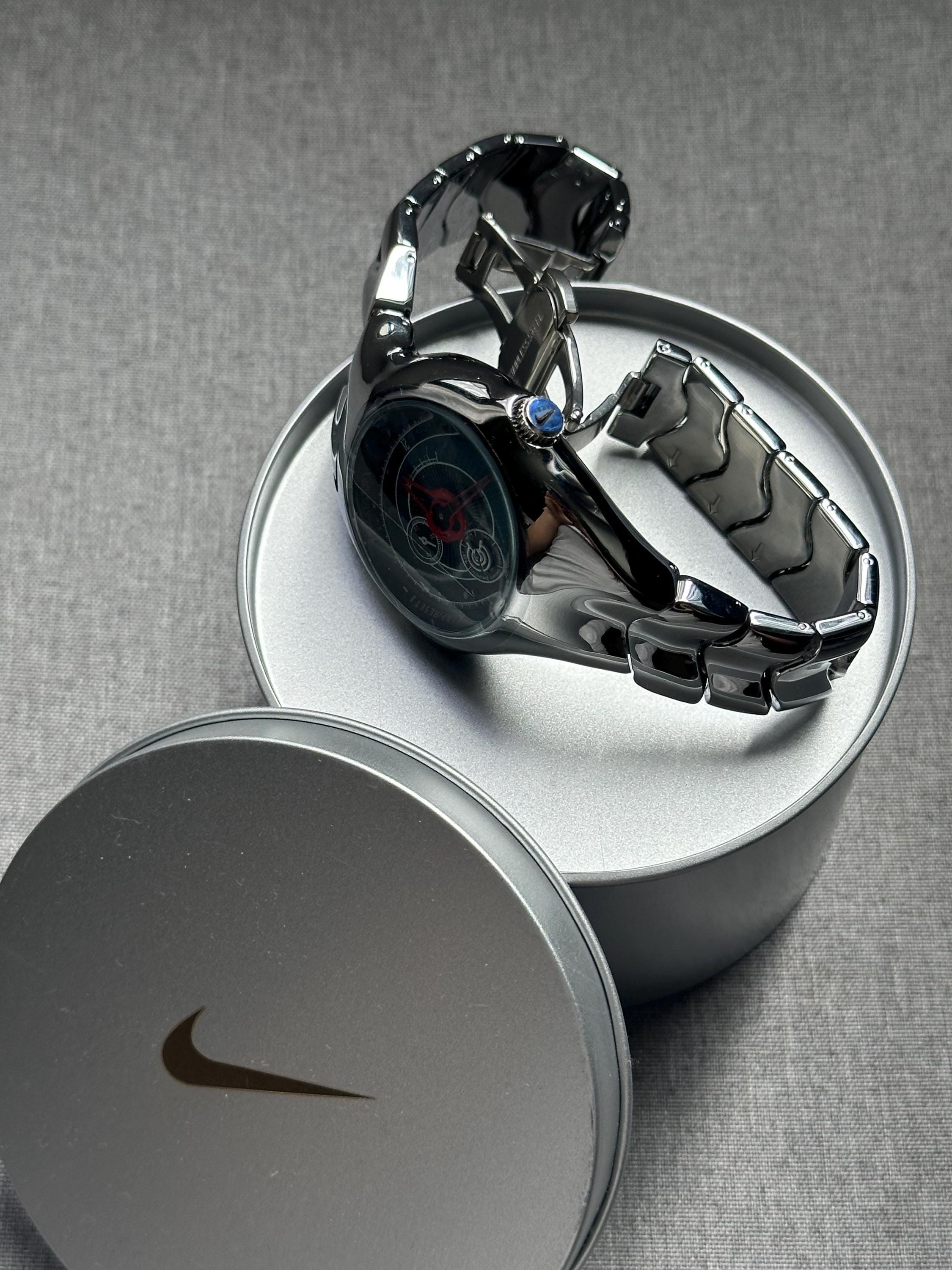 Nike Triax Chronograph Watch Silver Red Dial – Vintage Stainless Steel Sports Watch, Rare Collectible Timepiece