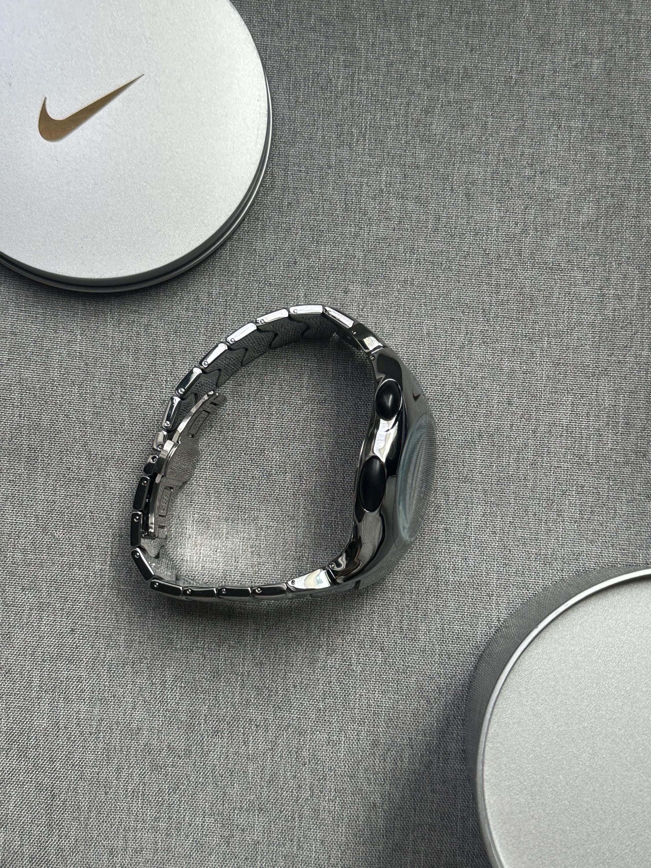 Nike Triax Chronograph Watch Silver Red Dial – Vintage Stainless Steel Sports Watch, Rare Collectible Timepiece