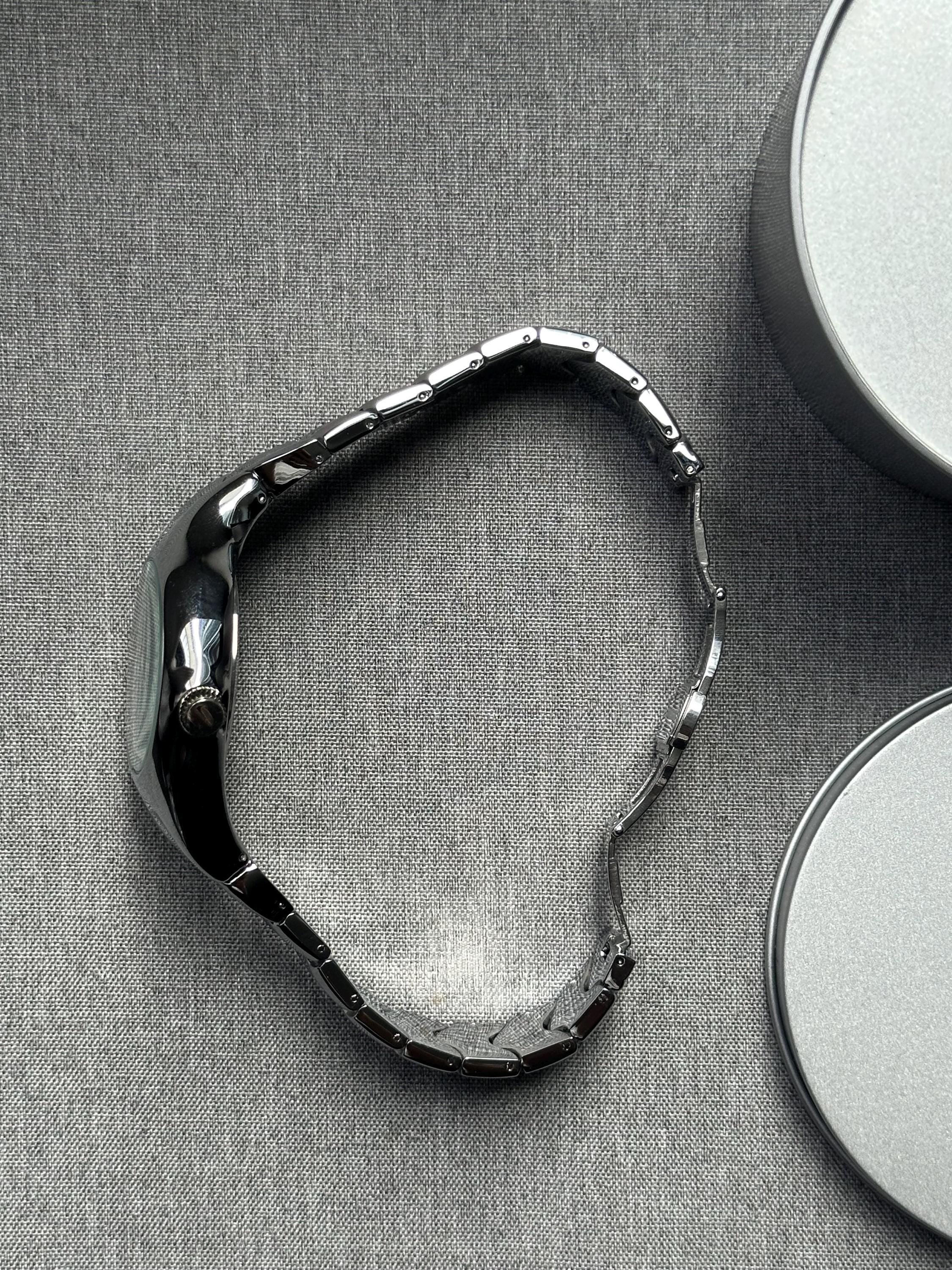 Nike Triax Chronograph Watch Silver with Dark Blue Dial – Vintage Stainless Steel Sports Watch, Rare Collectible Timepiece