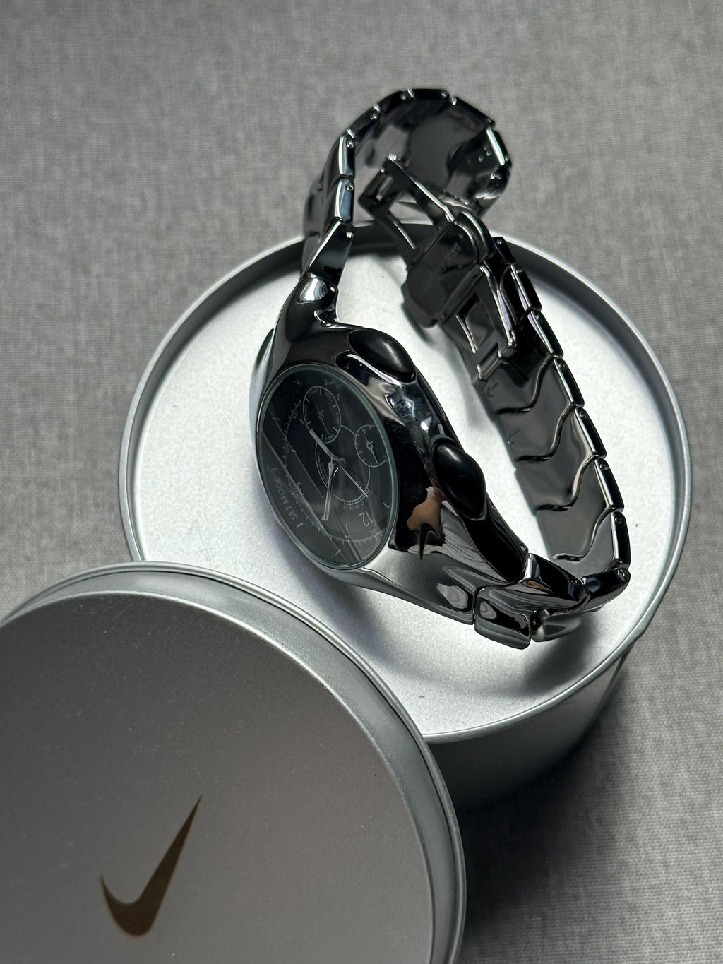 Nike Triax Chronograph Watch Silver with Dark Blue Dial – Vintage Stainless Steel Sports Watch, Rare Collectible Timepiece