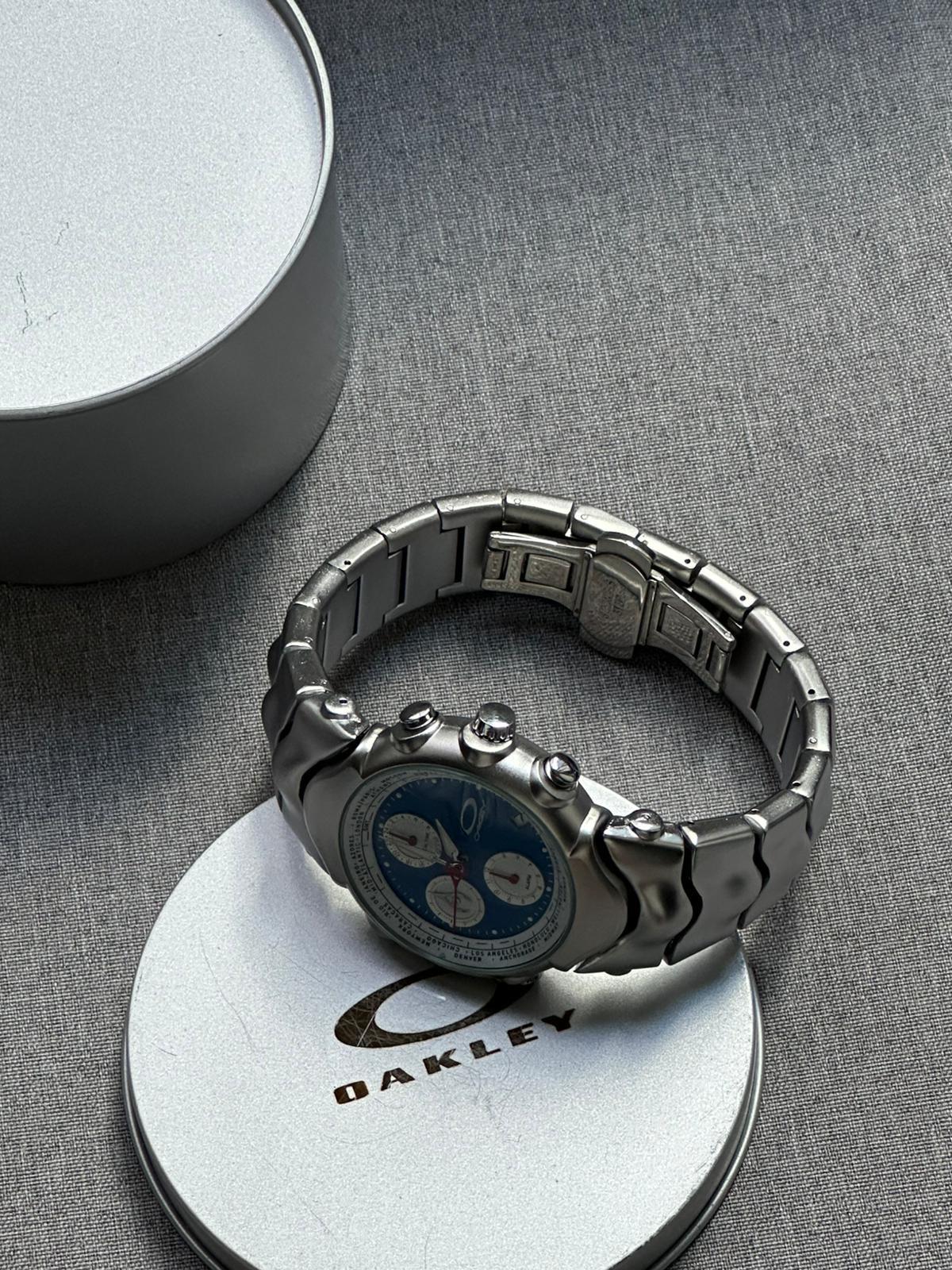 Oakley Judge Chronograph Watch – Black/Blue/White Dial, Matte Brushed Stainless Steel Bracelet, Swiss Movement